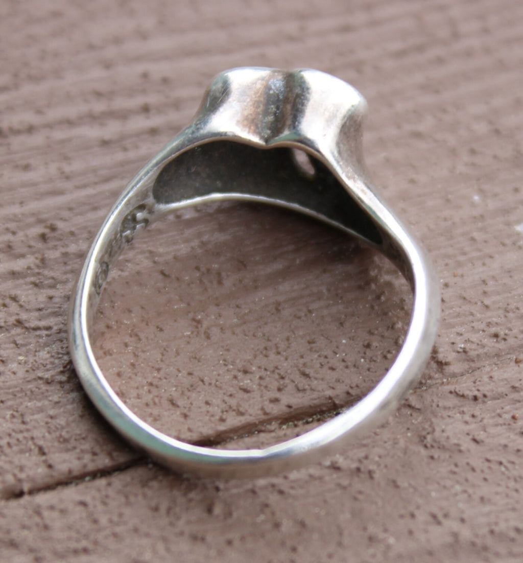 Cute Vintage Petite Sterling Silver Swirly Heart Ring Size 6