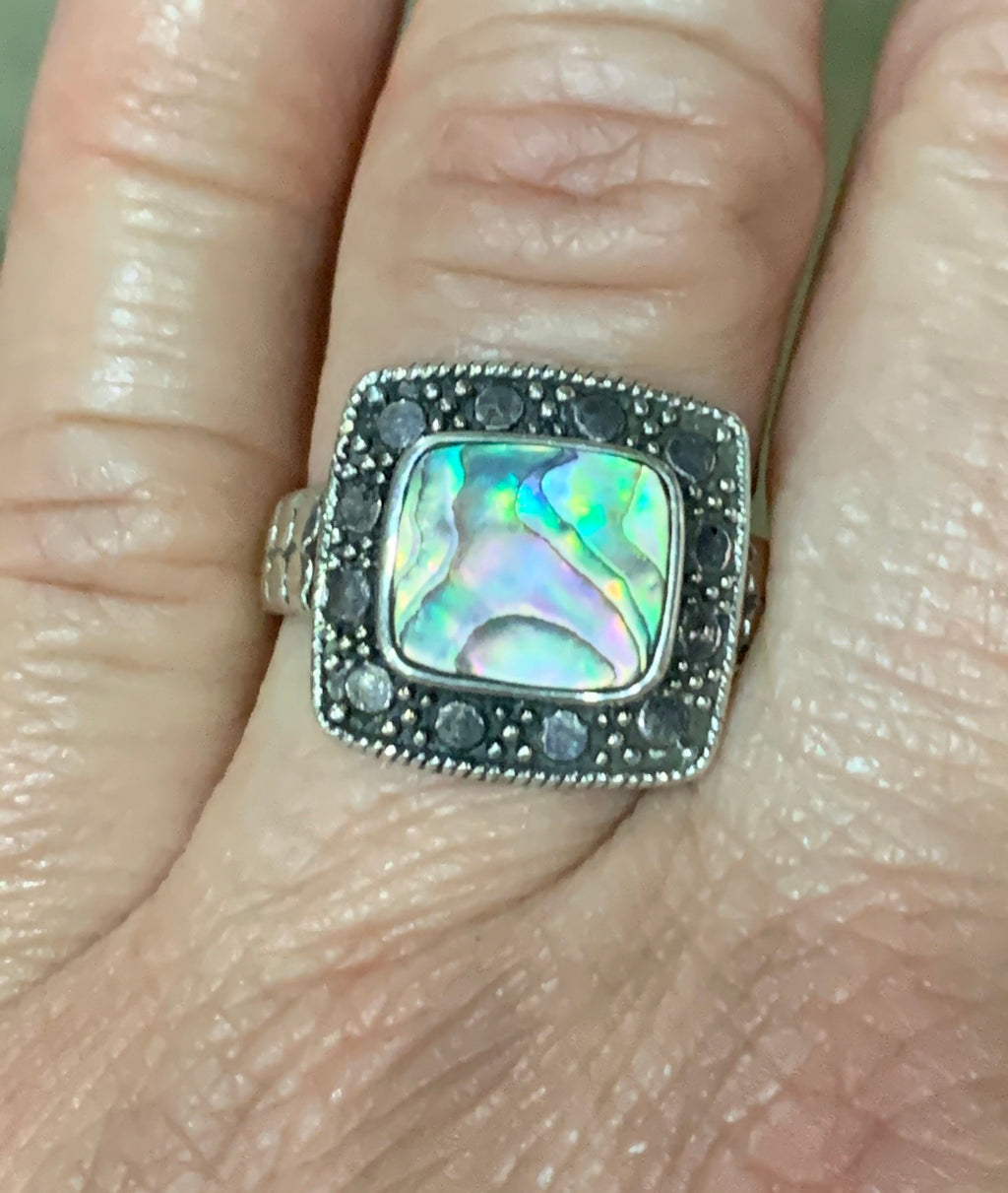 Beautiful Eye Catching Style Sterling Silver Abalone Ring Size 11