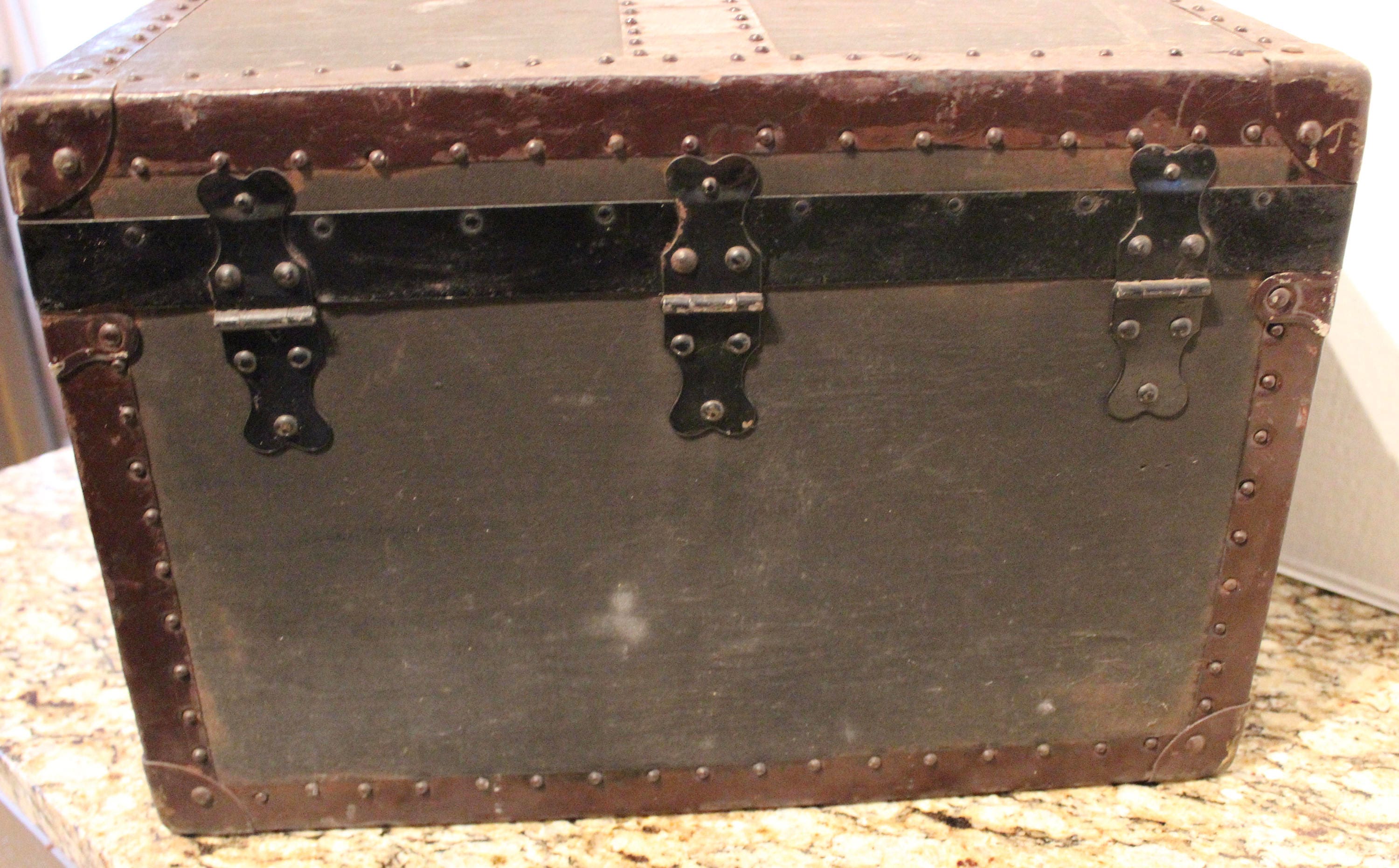 Antique Miniature Salesman Sample Steamer Trunk Doll Case