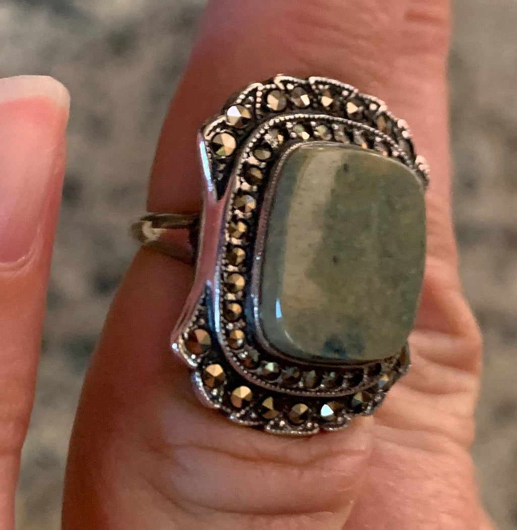 Beautiful Sterling Silver Green Jade and Marcasite Ring size 3 1/2