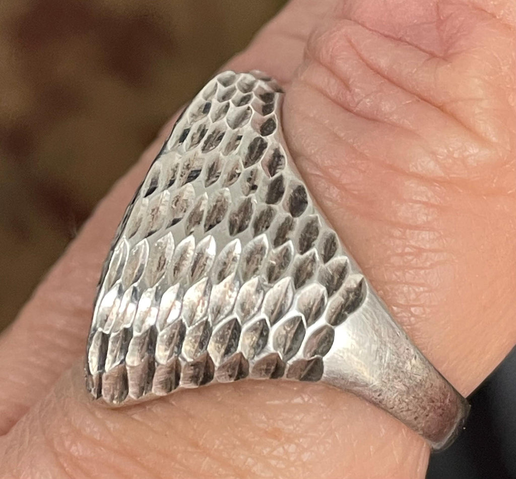 Unique Vintage Ladies Artist Signed Sterling Silver Modernist Ring Size 9