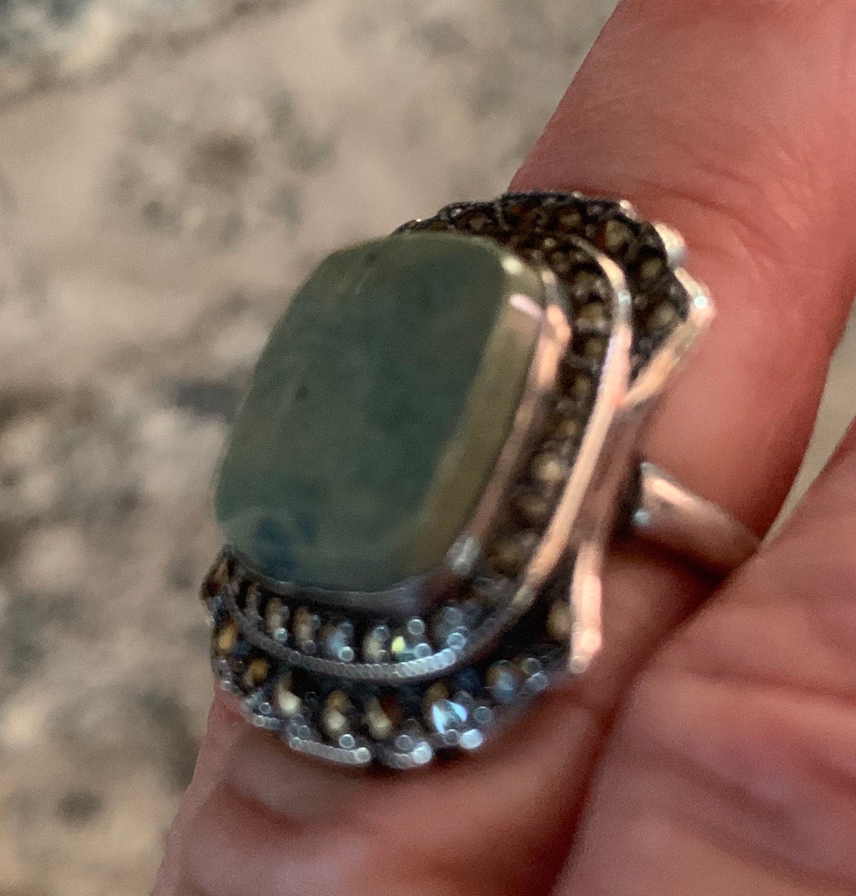 Beautiful Sterling Silver Green Jade and Marcasite Ring size 3 1/2