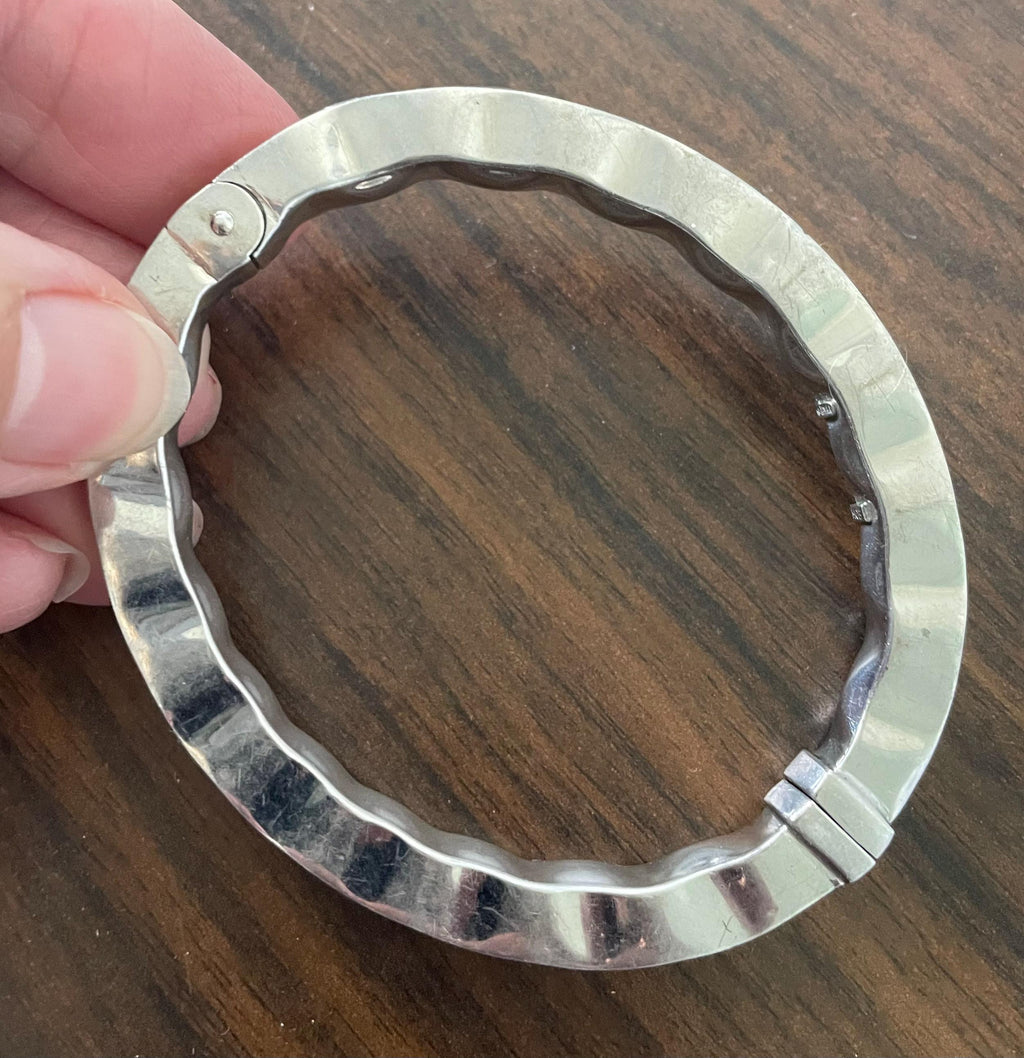 Beautiful Vintage HOB Sterling Silver Hinged Bangle Bracelet Made in Italy