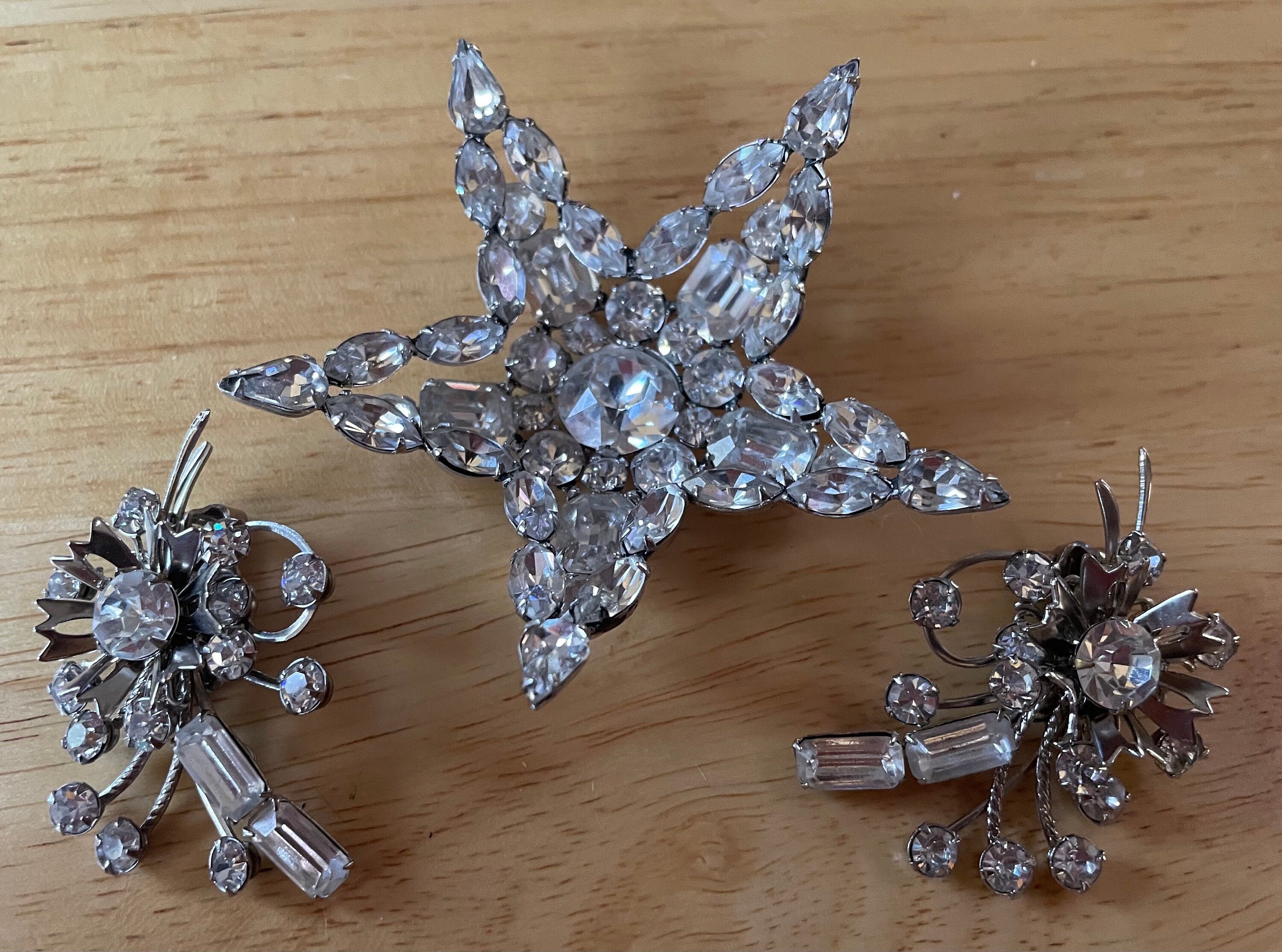 Huge Signed Kramer Rhinestone Domed Star Brooch Pin and Starburst Clip Earrings