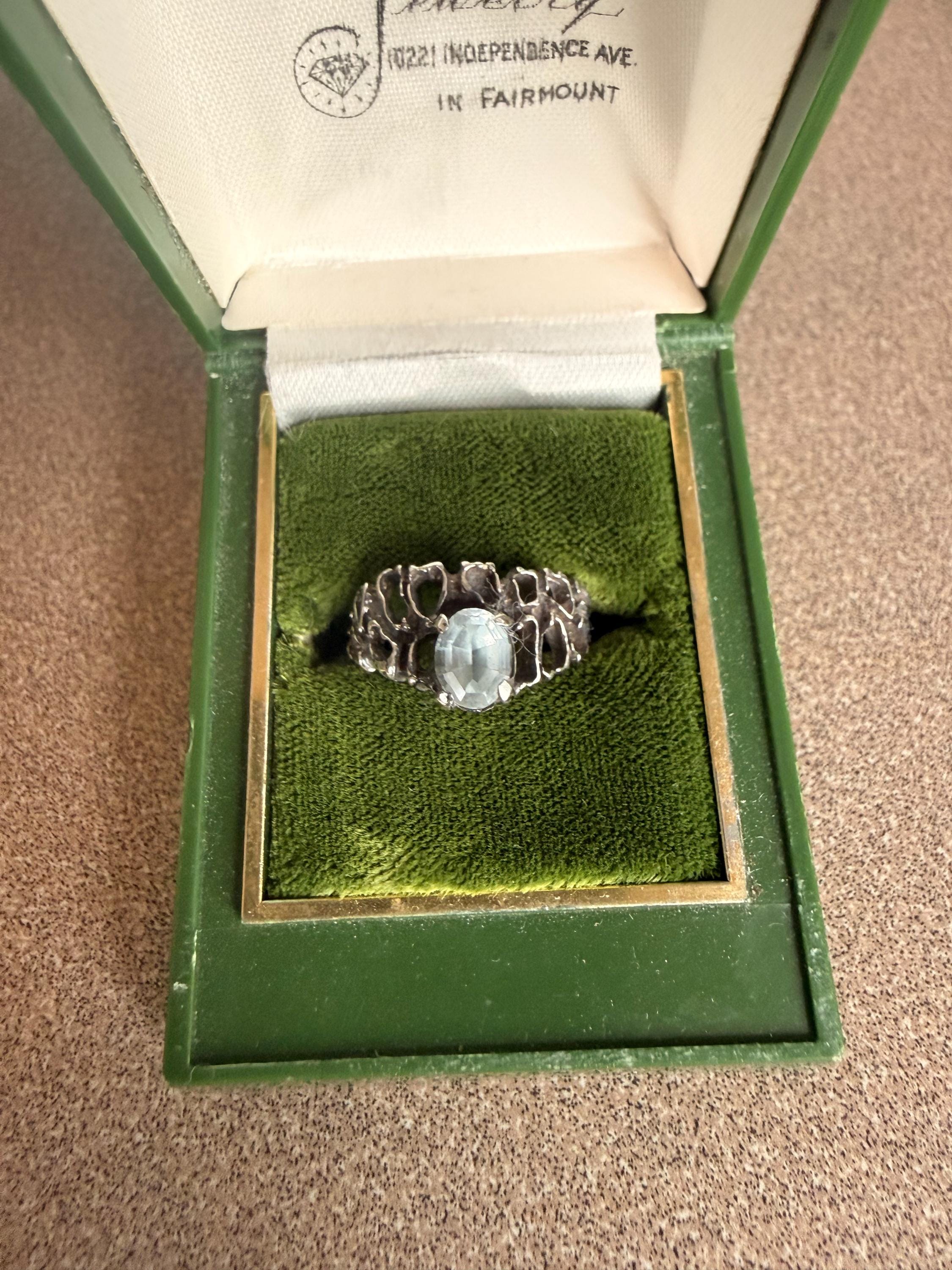 Beautiful Ladies Vintage Sterling Silver Aquamarine/Blue Topaz  Ring Size 6