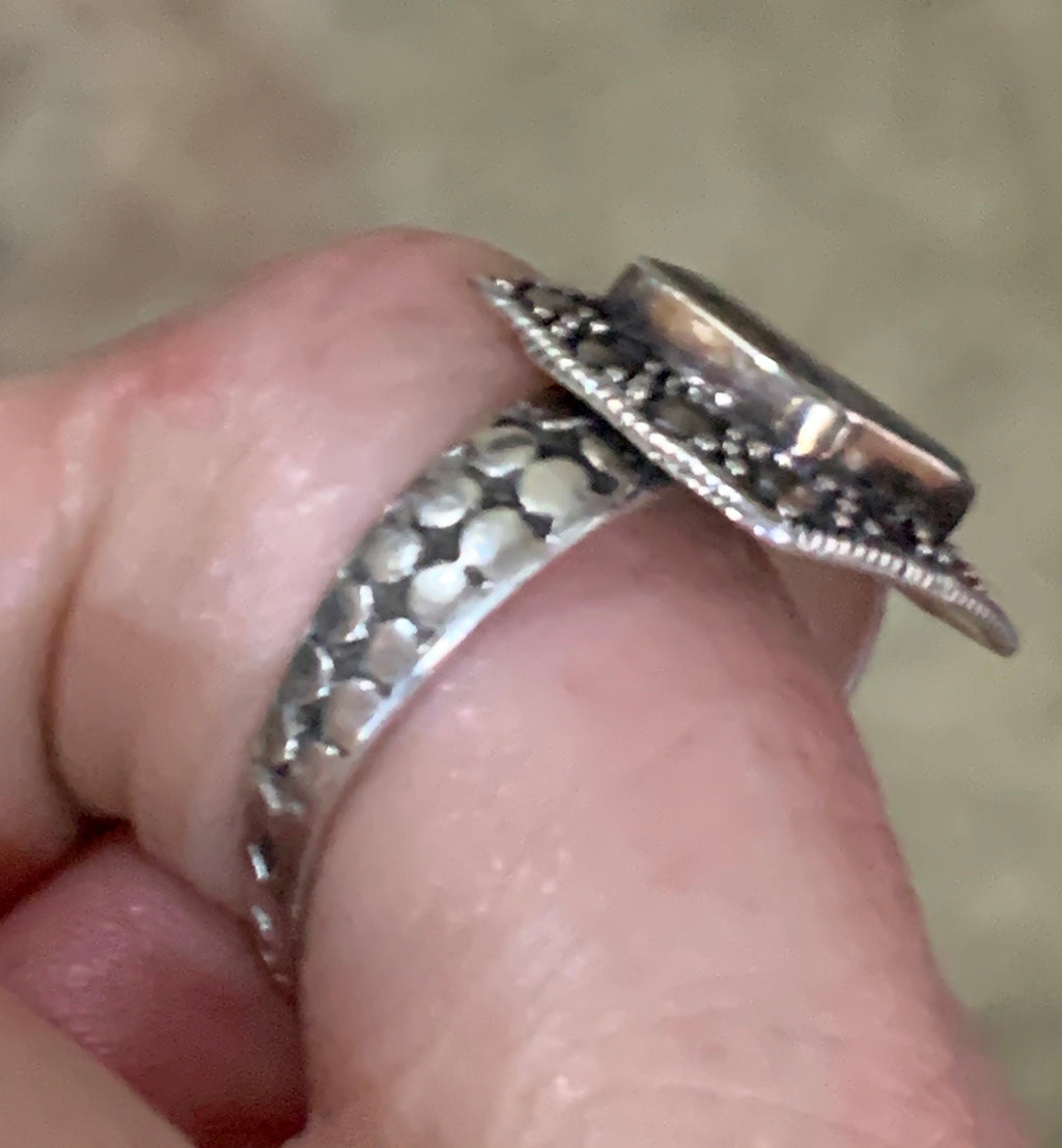 Beautiful Eye Catching Style Sterling Silver Abalone Ring Size 11