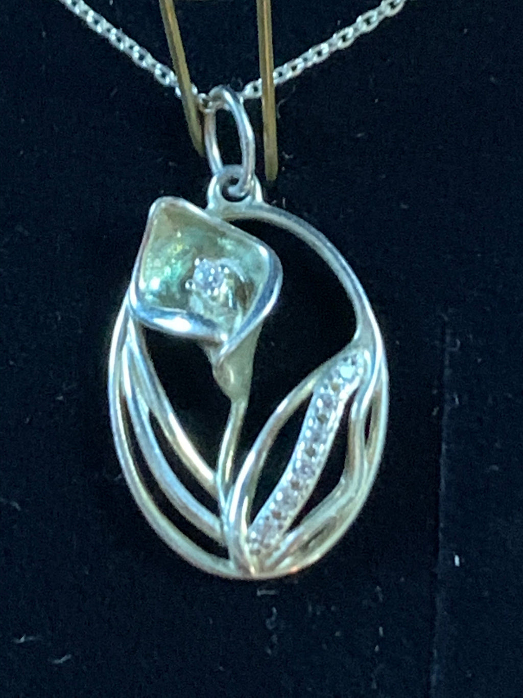 Beautiful Sterling Silver Lilly Necklace with Cubic Stones