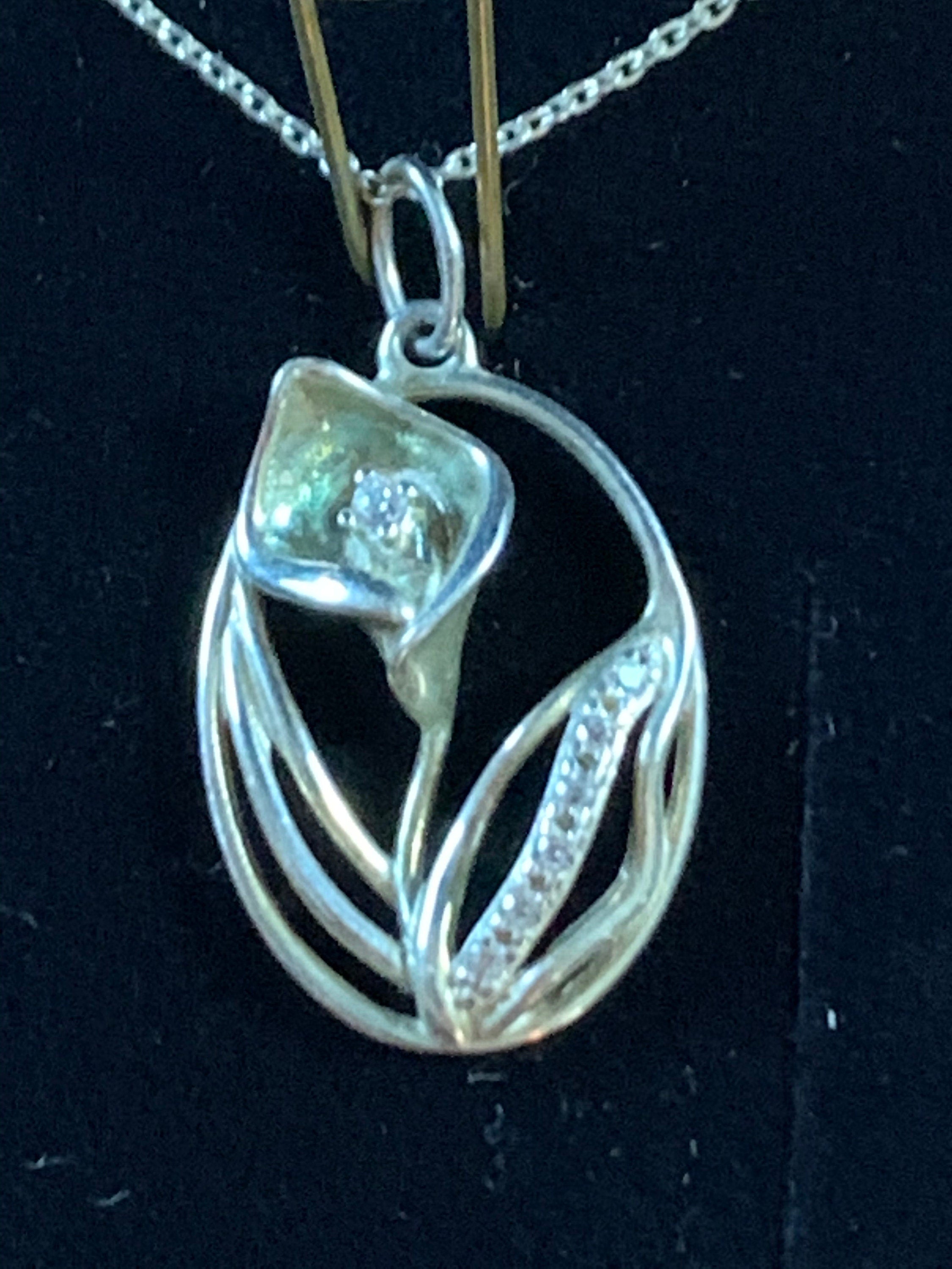 Beautiful Sterling Silver Lilly Necklace with Cubic Stones