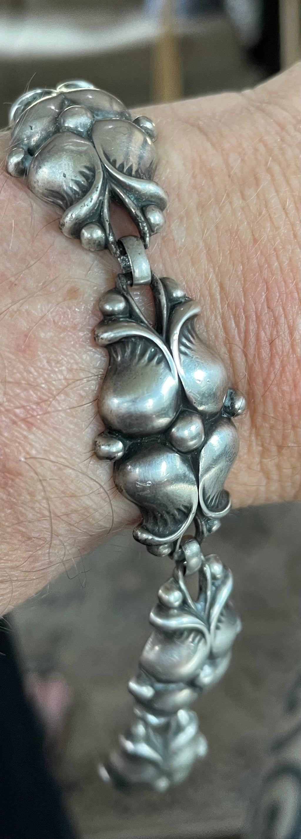 Large Beautiful Antique Art Nouveau Sterling Silver Molded Panel Bracelet