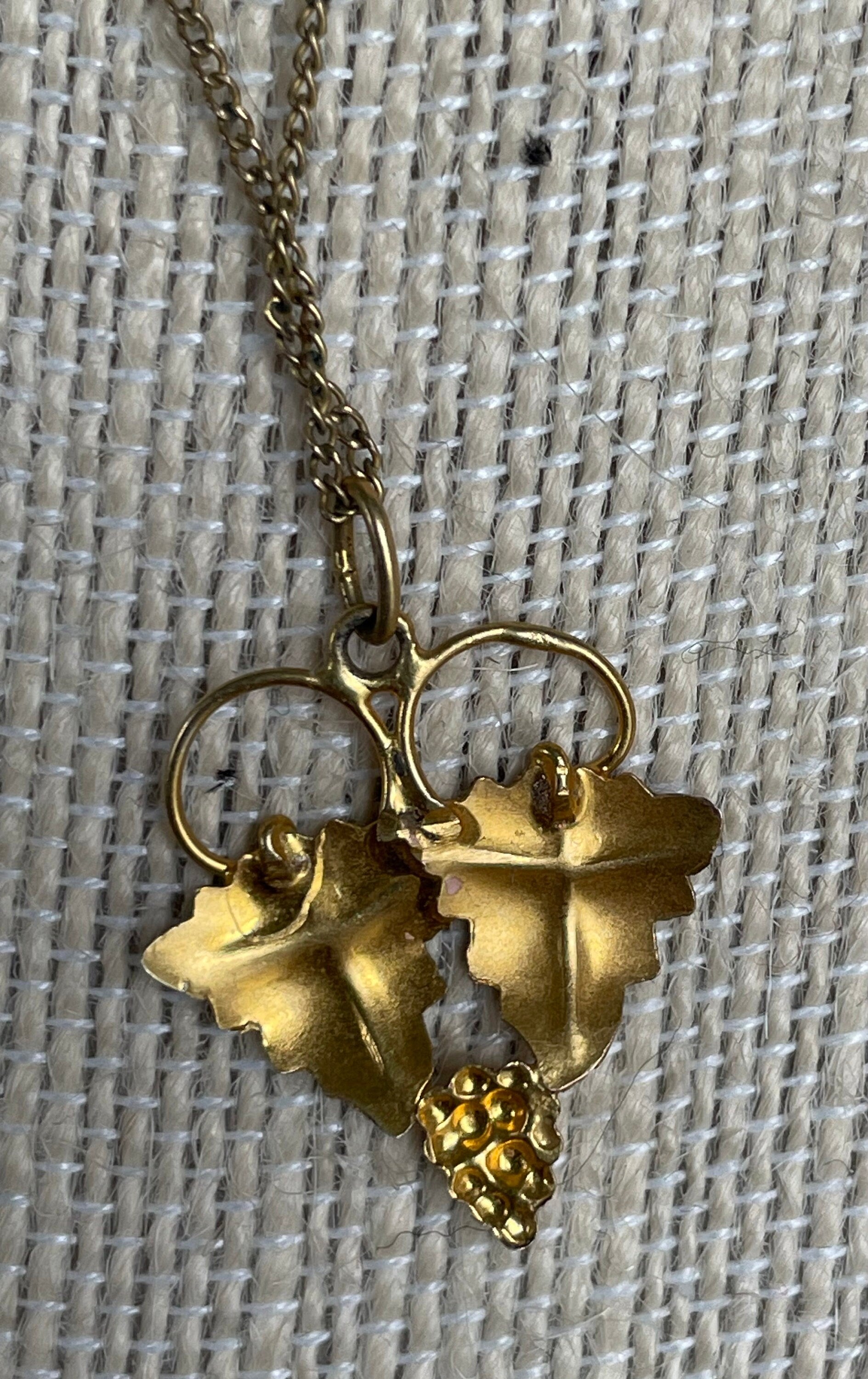 10k Gold Black Hills Gold Necklace With Leafs and Grapes 18" Gold Chain