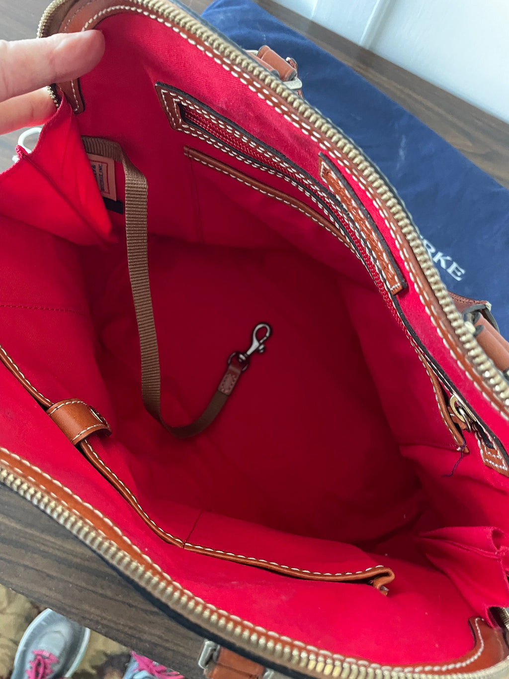 Vintage Genuine Leather Dooney and Bourke Purse Shoulder Bag Crossbody Duck Dust Cover