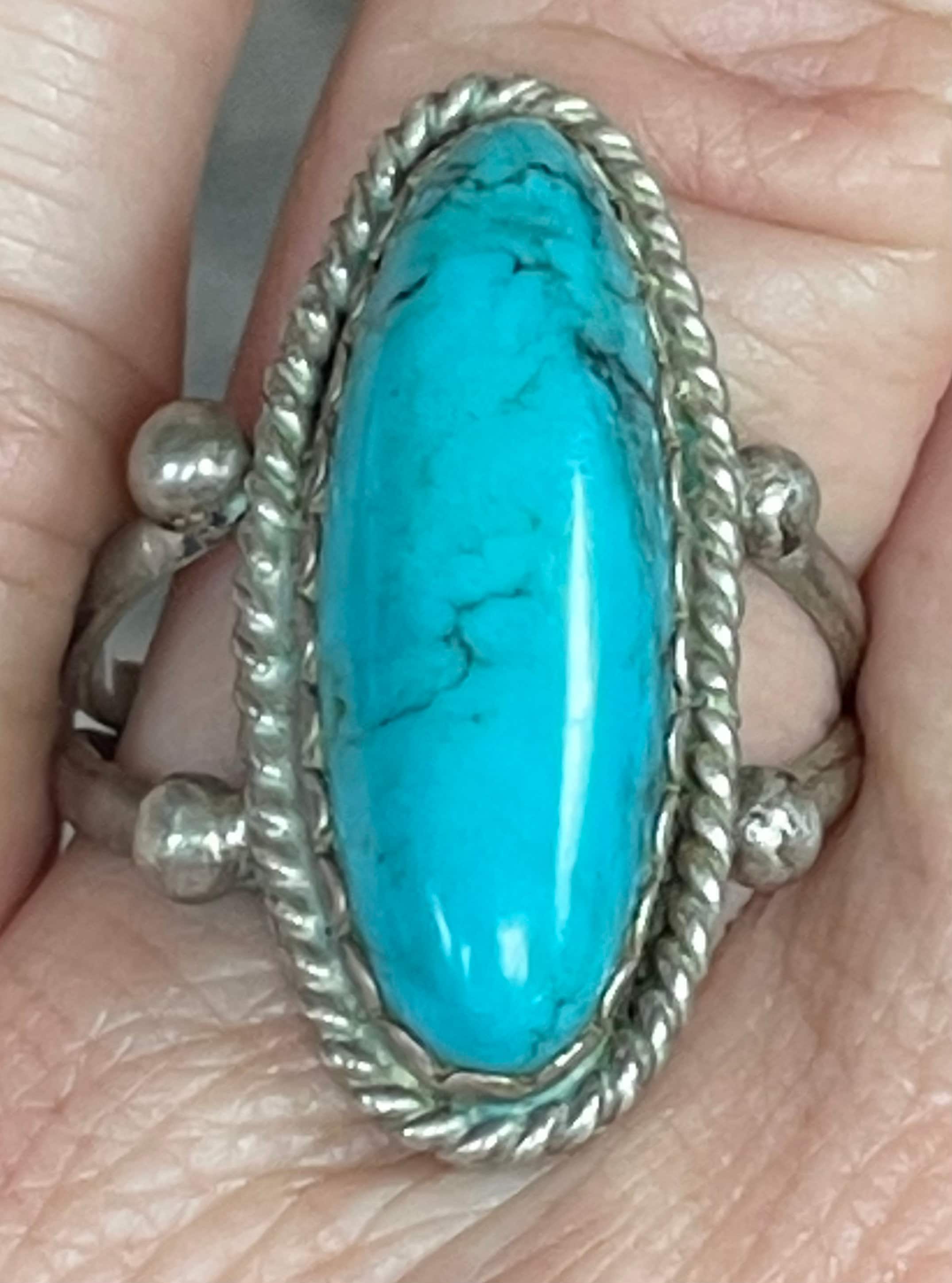 Beautiful Native American Sterling Silver and Turquoise Ring Size 11