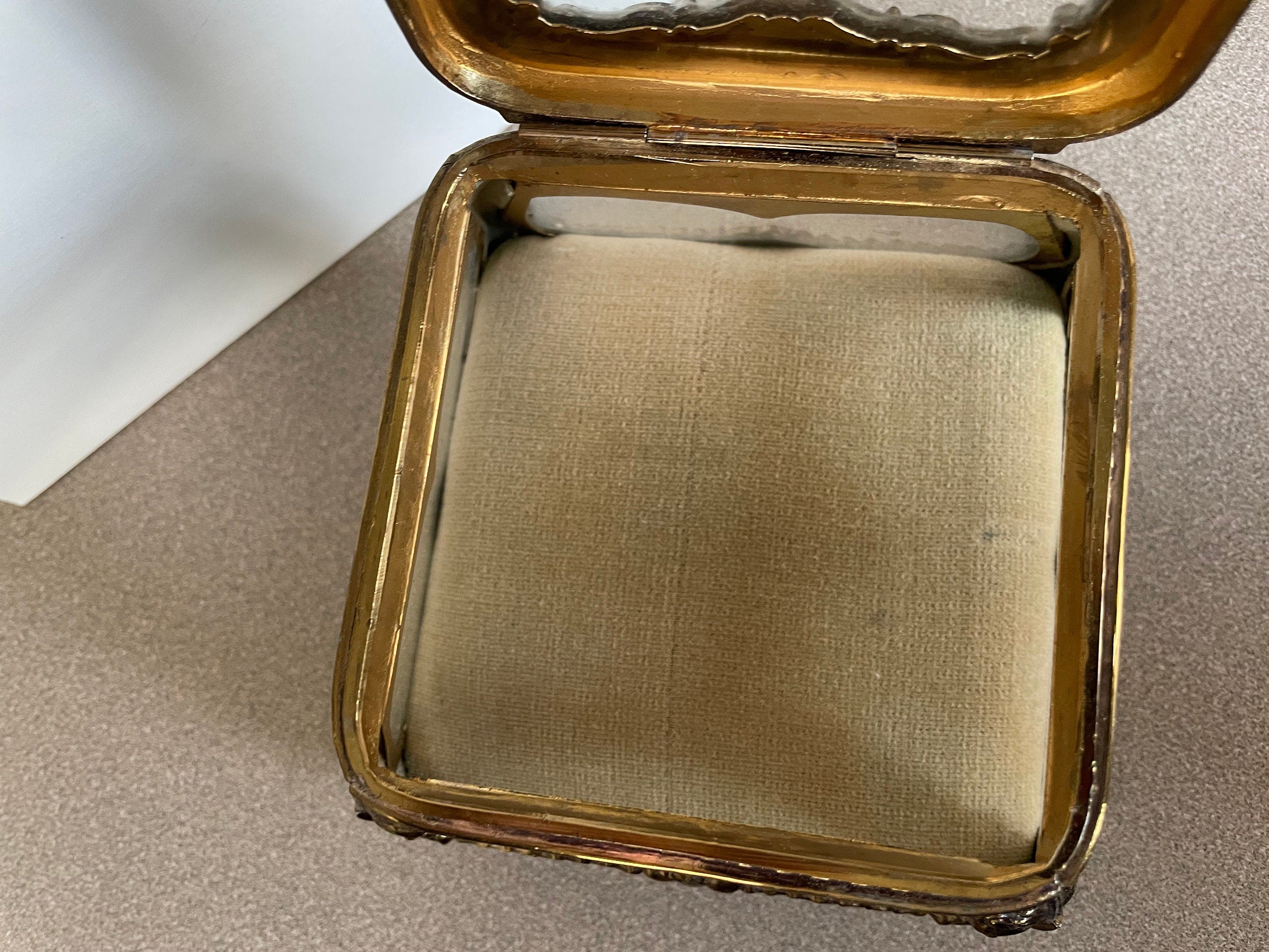 Heavy Antique Ornate Gold Gilt Ormolu Vanity Casket Jewelry Box