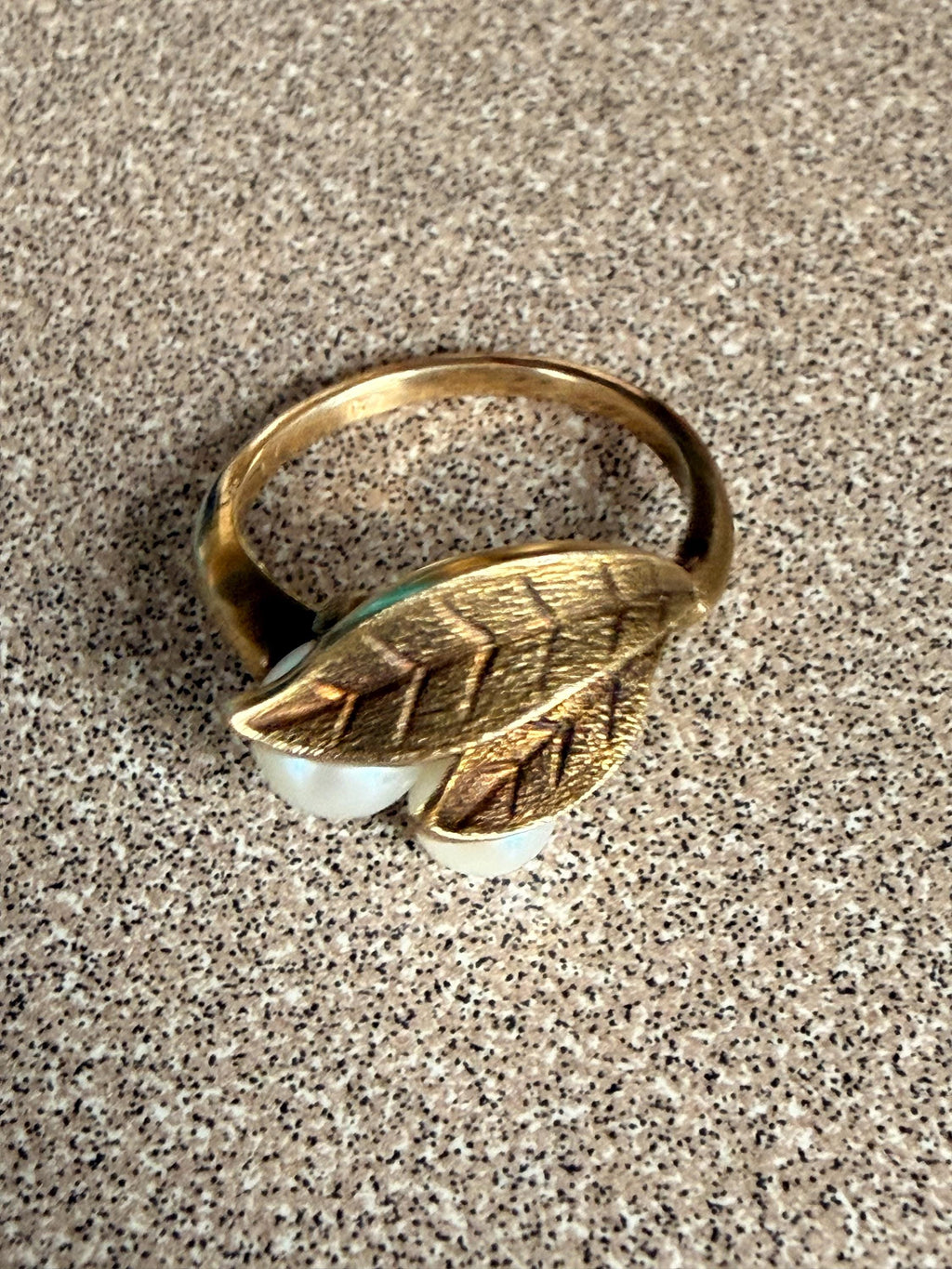 Vintage 10k Gold and Genuine Pearl Ring size 6 1/2