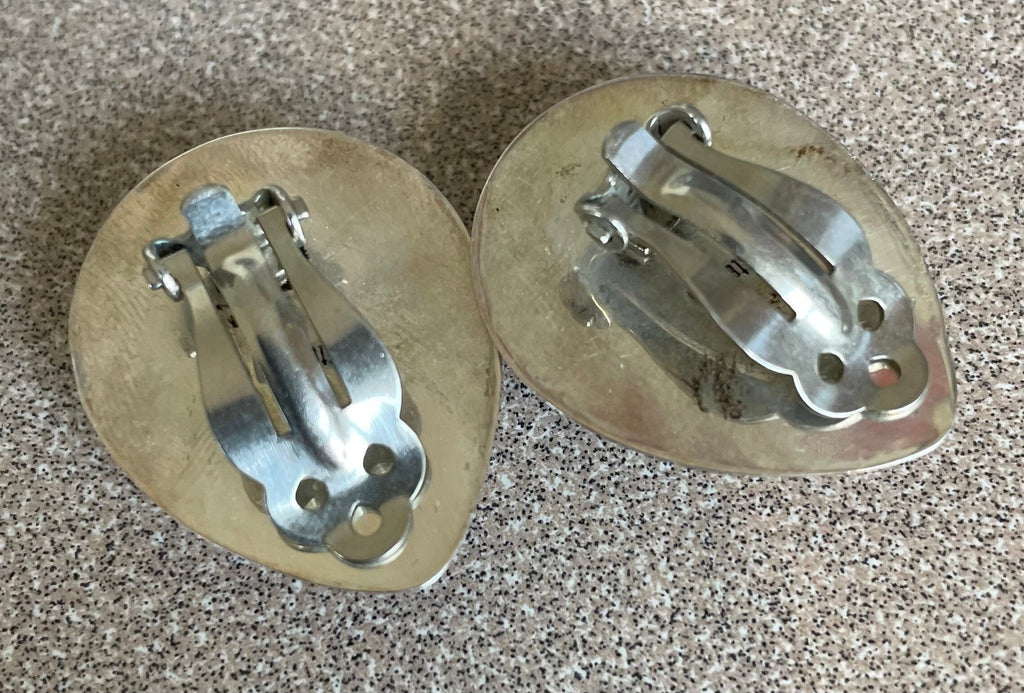 Beautiful Artist Signed Native American Zuni Sterling Silver Clip Earrings
