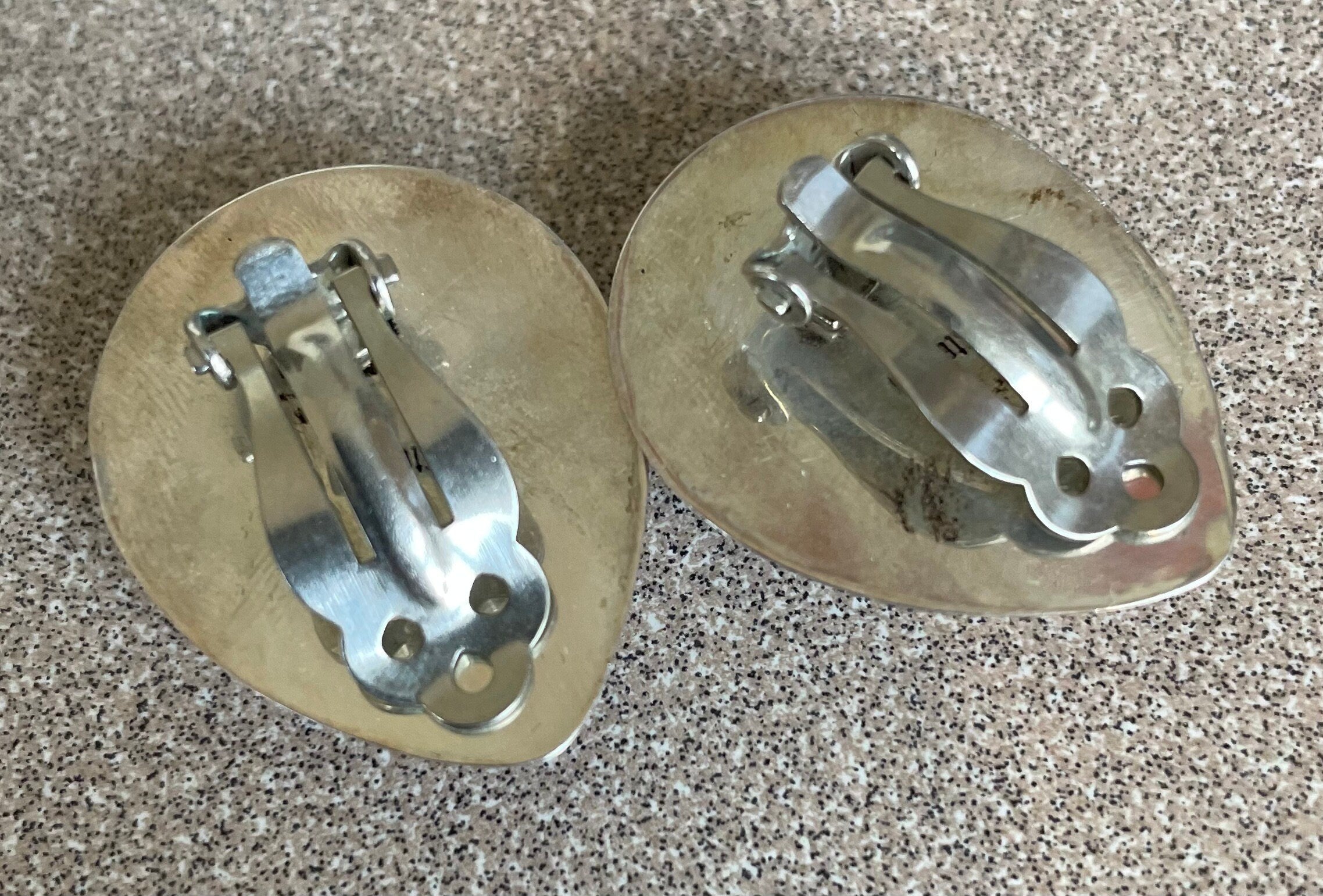 Beautiful Artist Signed Native American Zuni Sterling Silver Clip Earrings