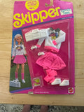 Vintage 1990 Barbie/ Skipper Trendy Teen Fashions Outfit With Radio