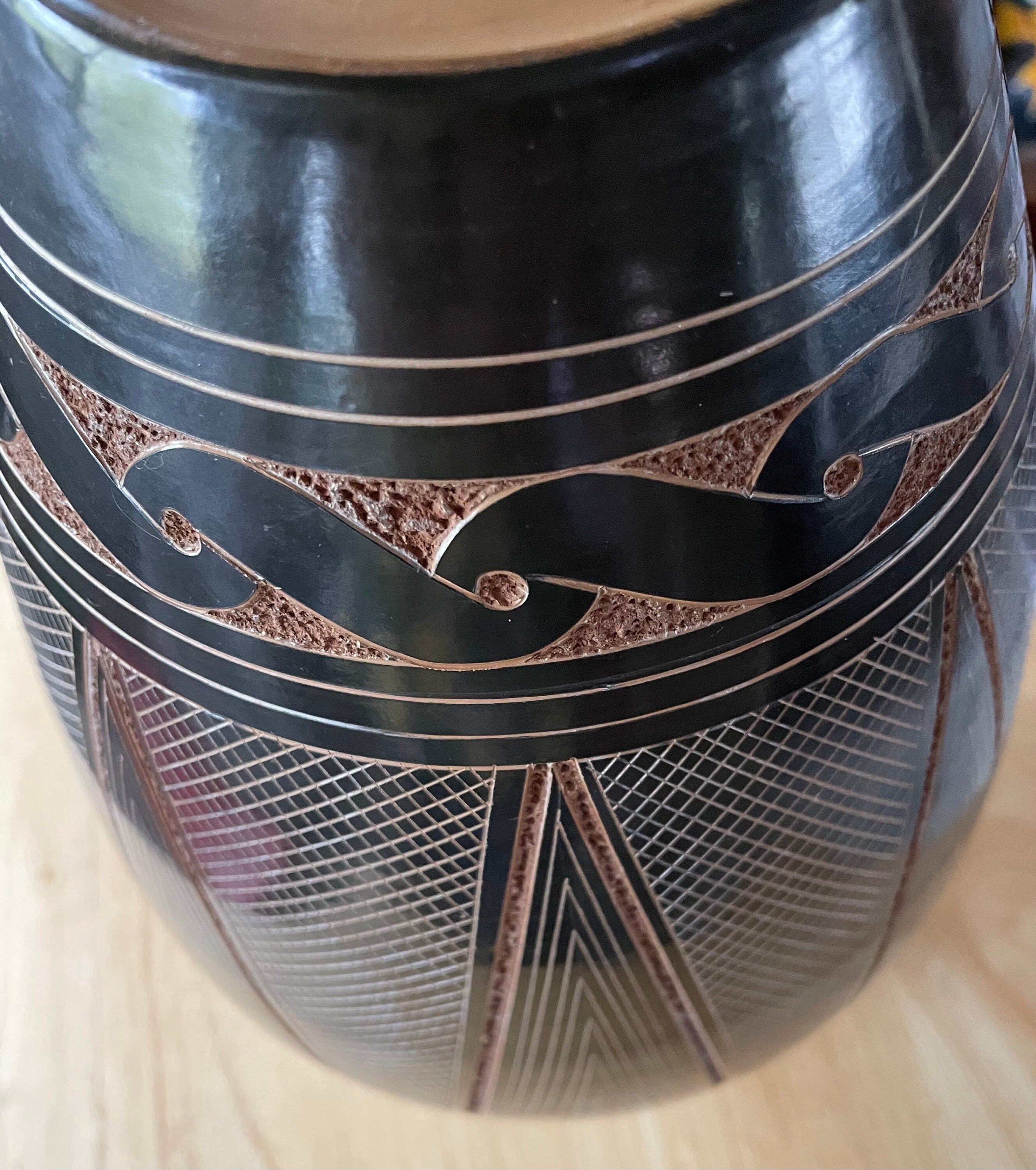 Large Vintage Artist Signed Paula Guturrez San Juan De O Stippled Vase