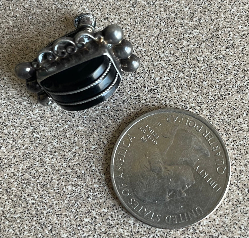 Beautiful Antique Taxco Mexican Silver and Black Onyx Screwback Earrings