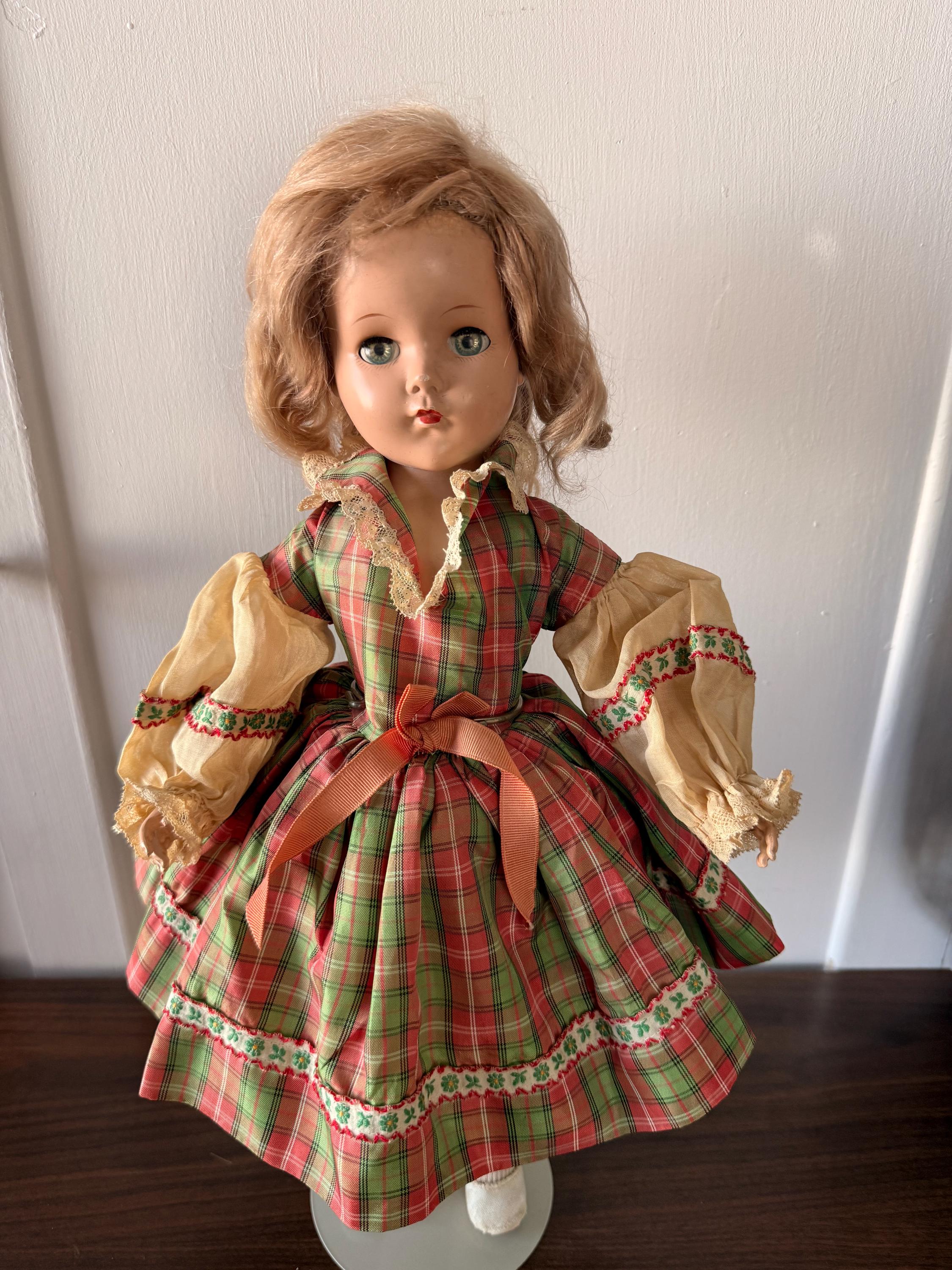 Estate Find Beautiful Vintage American Character Sweet Sue 17" Blonde Vintage Dress