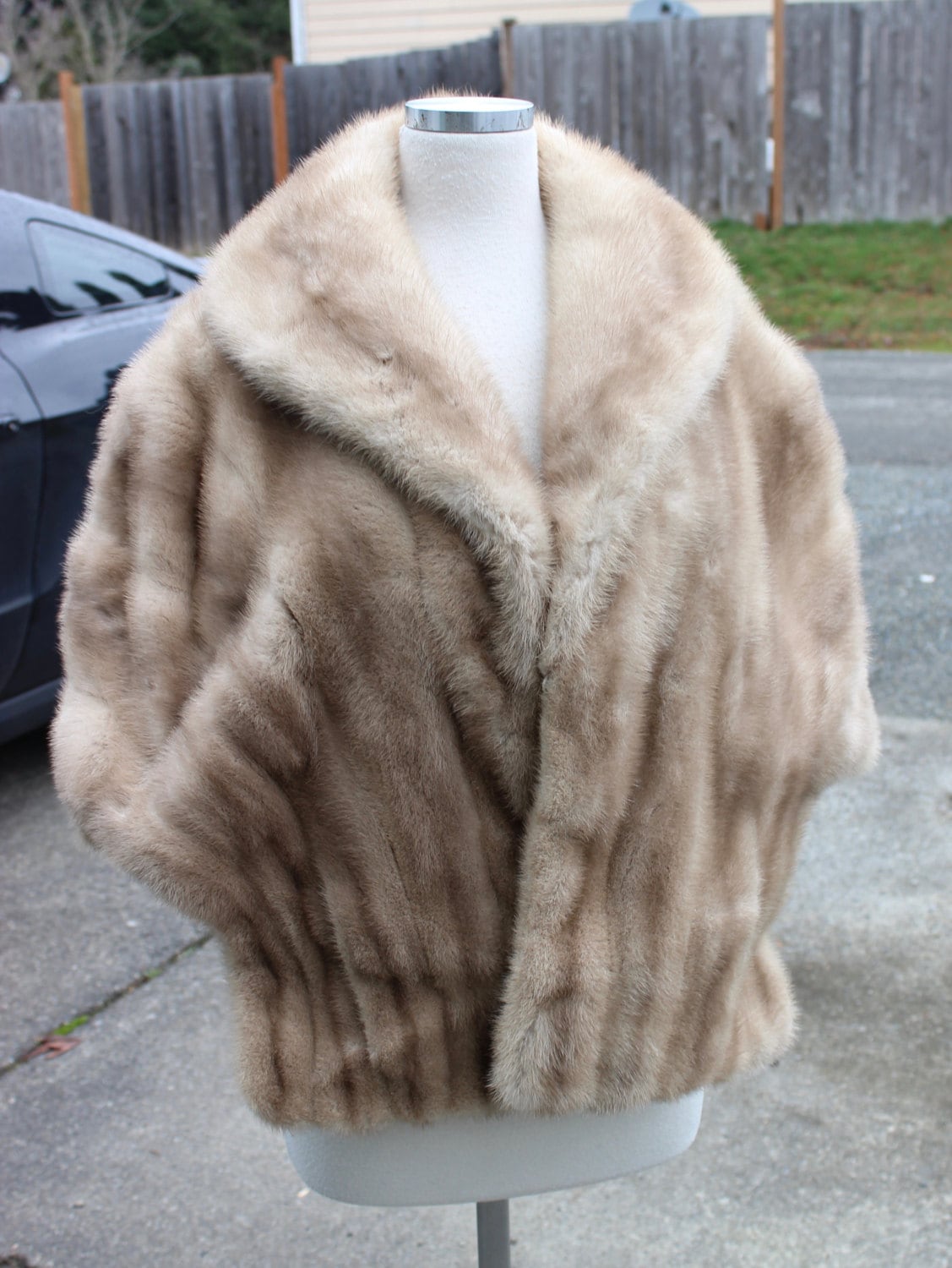 Genuine  Real Fur Natural "Tourmaline" Creamy White Mink Cape Stole Bolero