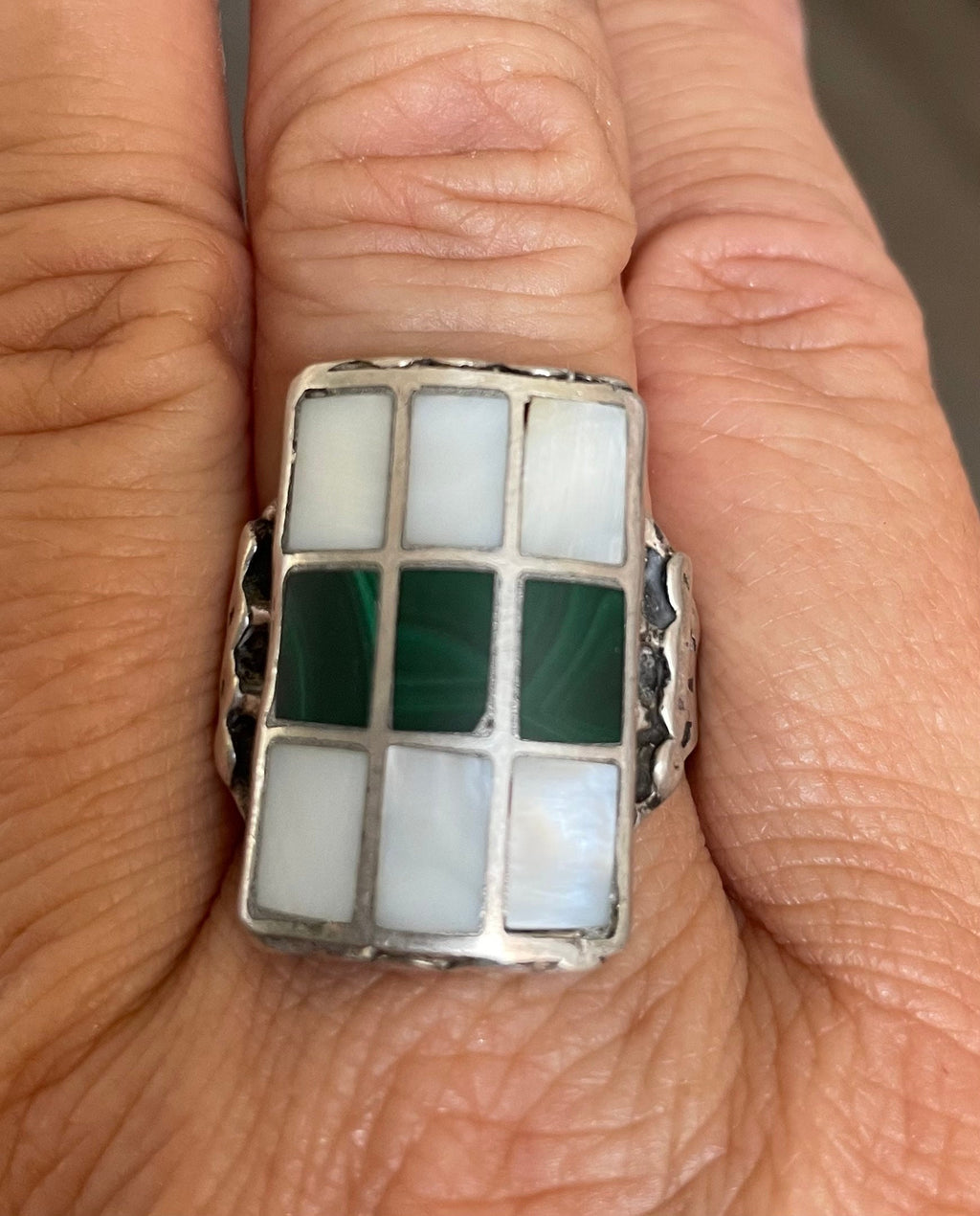 Vintage Native American Sterling Silver Malachite And Mother of Pearl Mans Ring Size 12