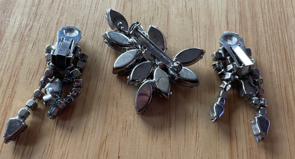 Large Vintage D & E Juliana Light Blue Rhinestone  Brooch Pin and Clip Earrings