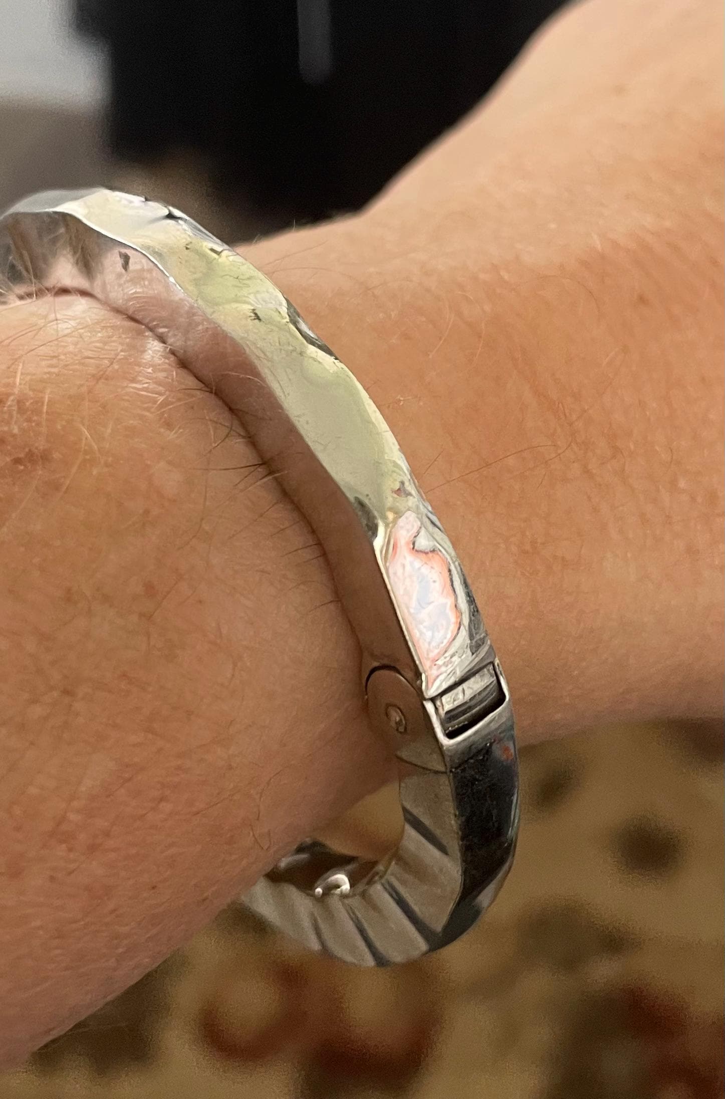 Beautiful Vintage HOB Sterling Silver Hinged Bangle Bracelet Made in Italy