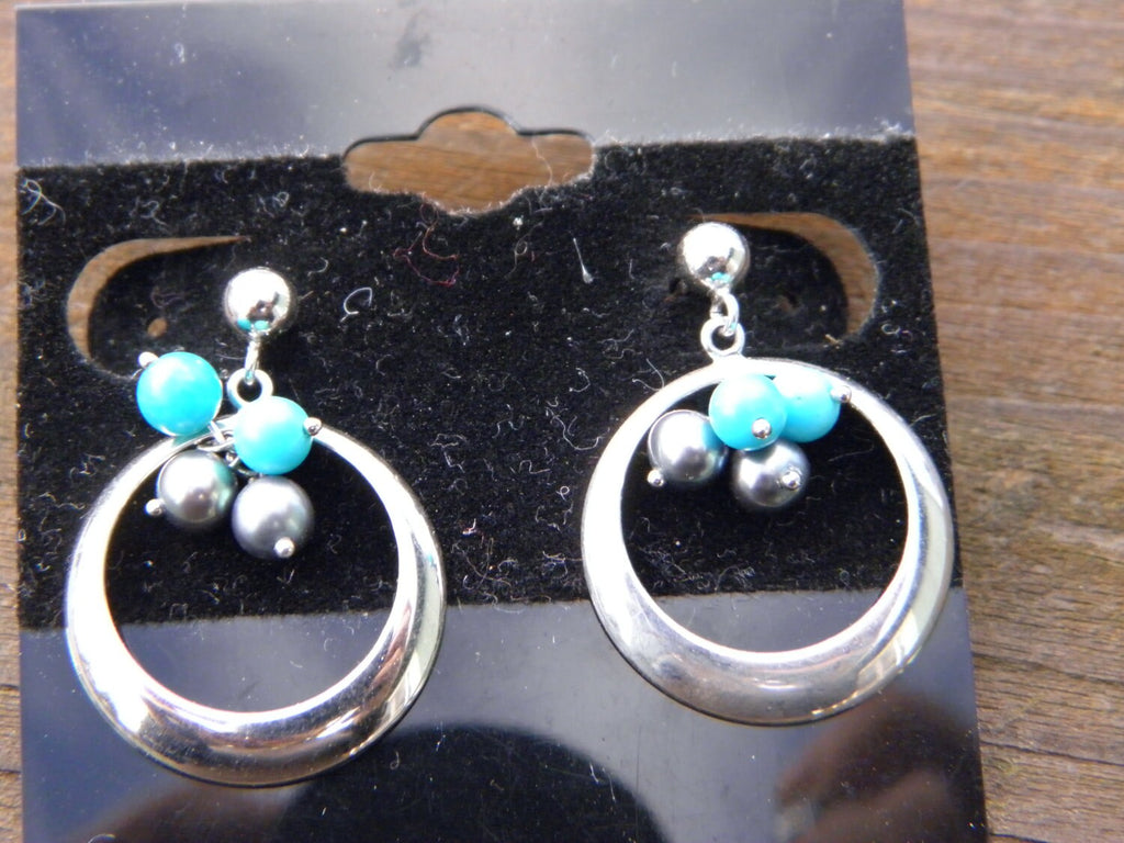 Beautiful Vintage Petite Sterling Silver Turquoise and Black Pearl Dangle Earrings