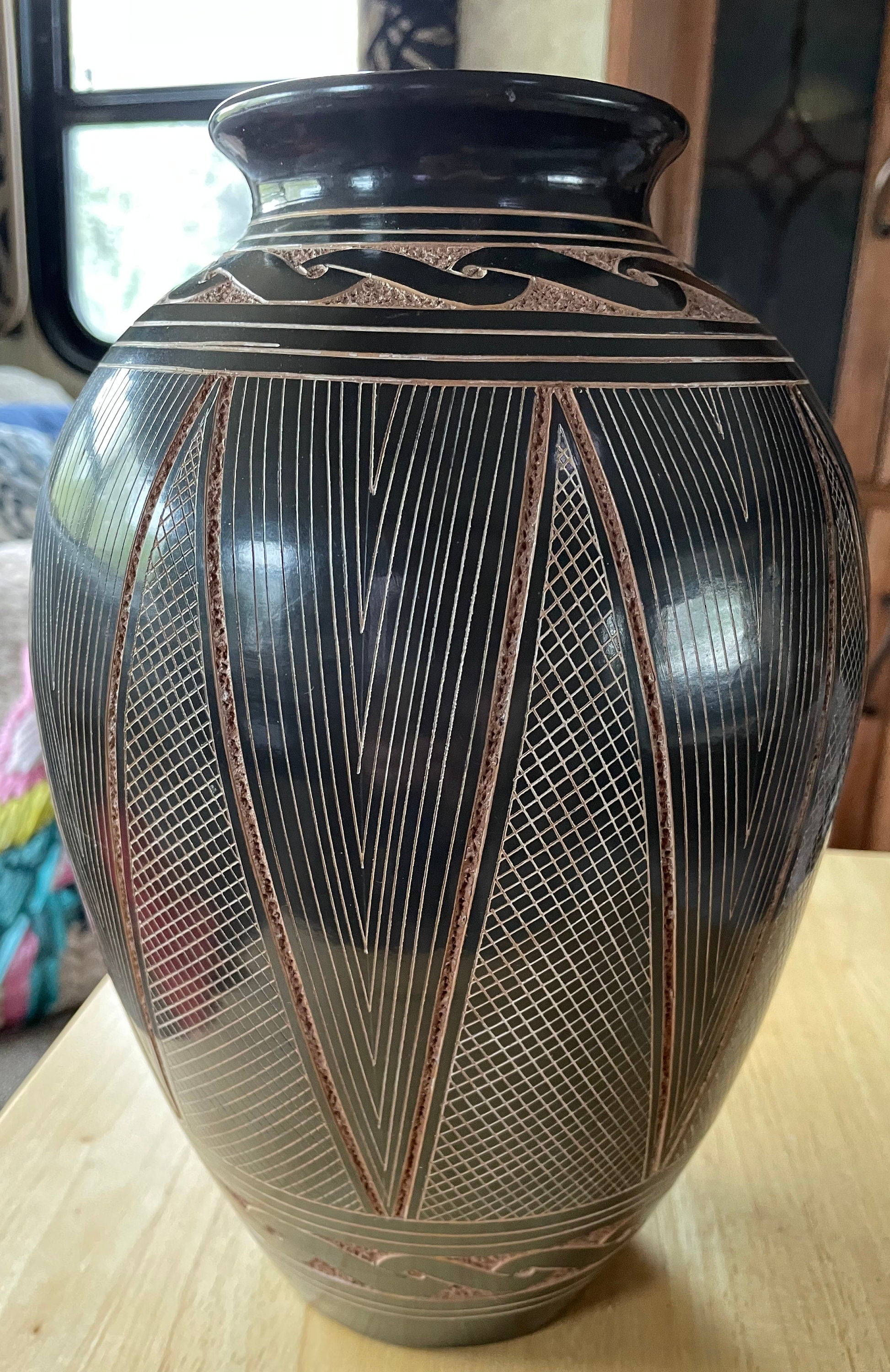 Large Vintage Artist Signed Paula Guturrez San Juan De O Stippled Vase