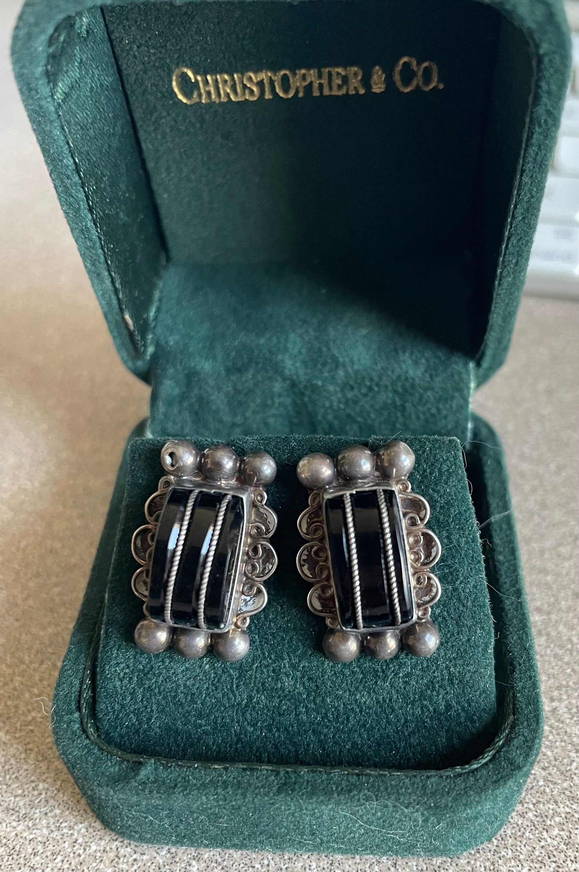 Beautiful Antique Taxco Mexican Silver and Black Onyx Screwback Earrings