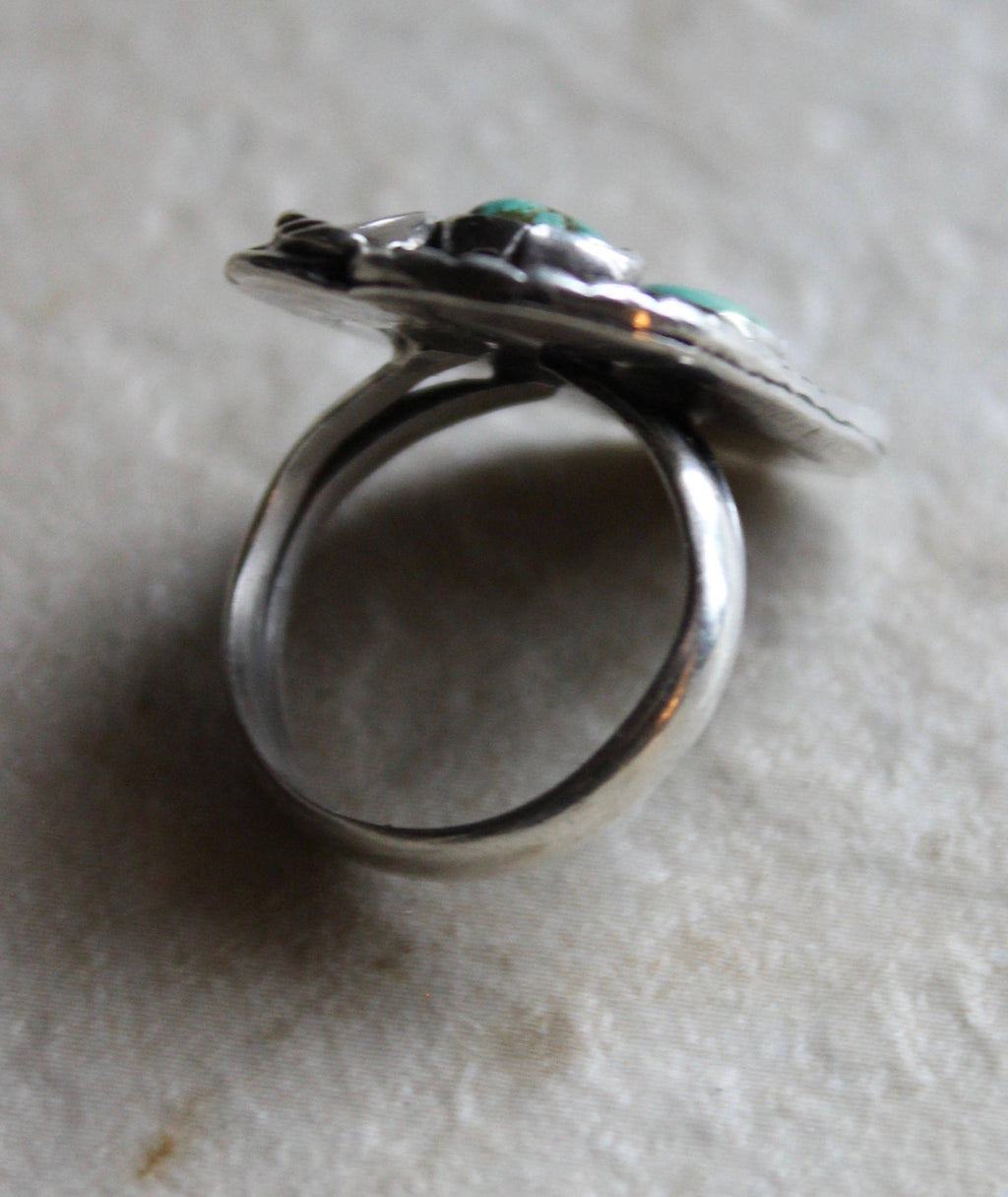 Beautiful Small Vintage Native American Pawn Silver Blue Green Turquoise Ring Size 4 1/2
