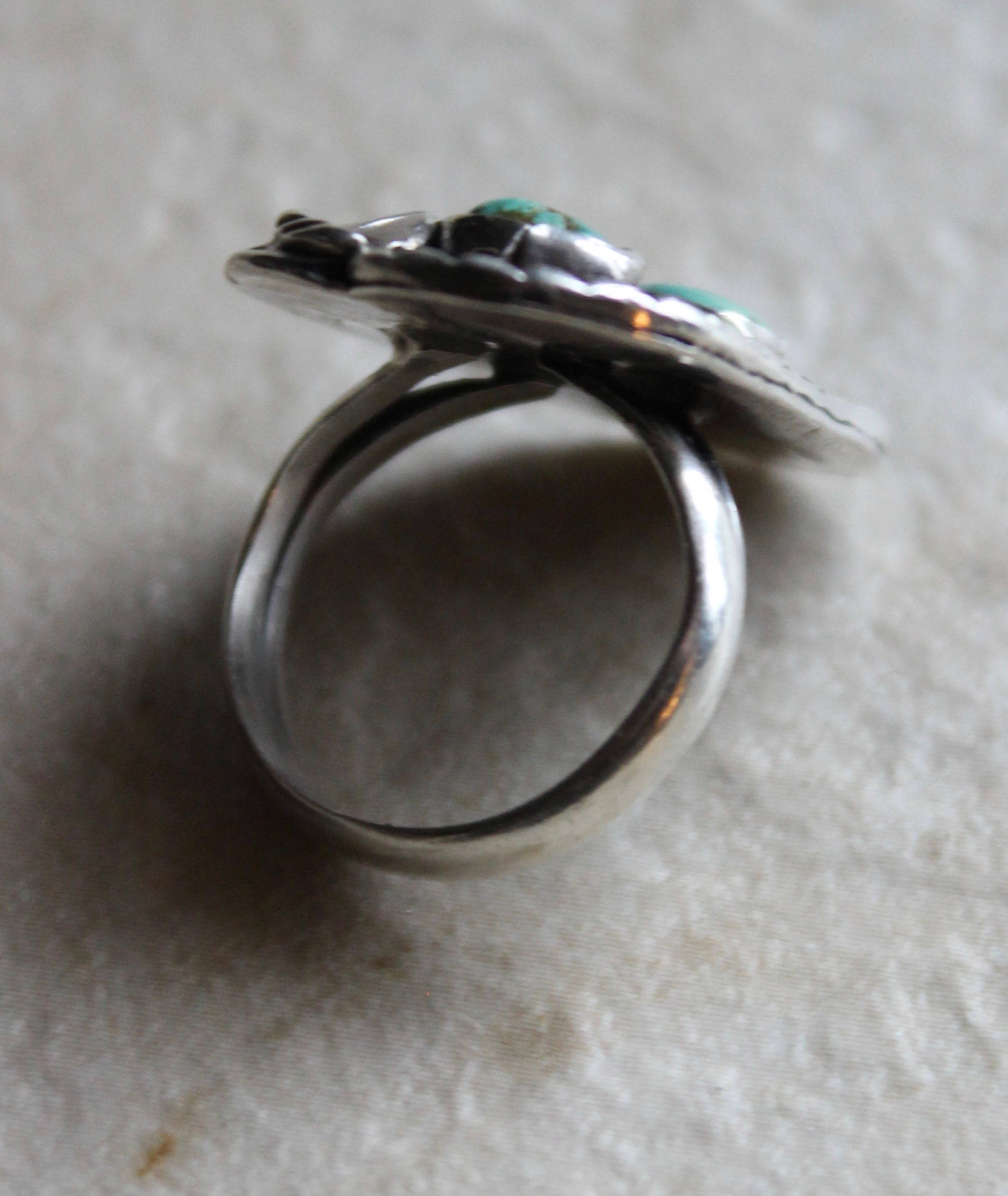 Beautiful Small Vintage Native American Pawn Silver Blue Green Turquoise Ring Size 4 1/2