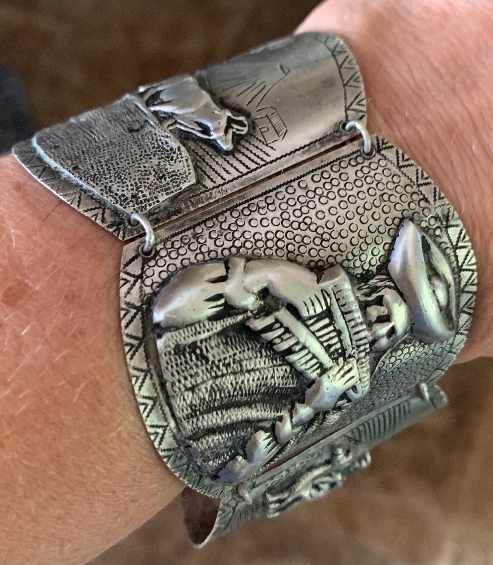 Vintage Peruvian 900 Sterling Silver Story Panel Bracelet