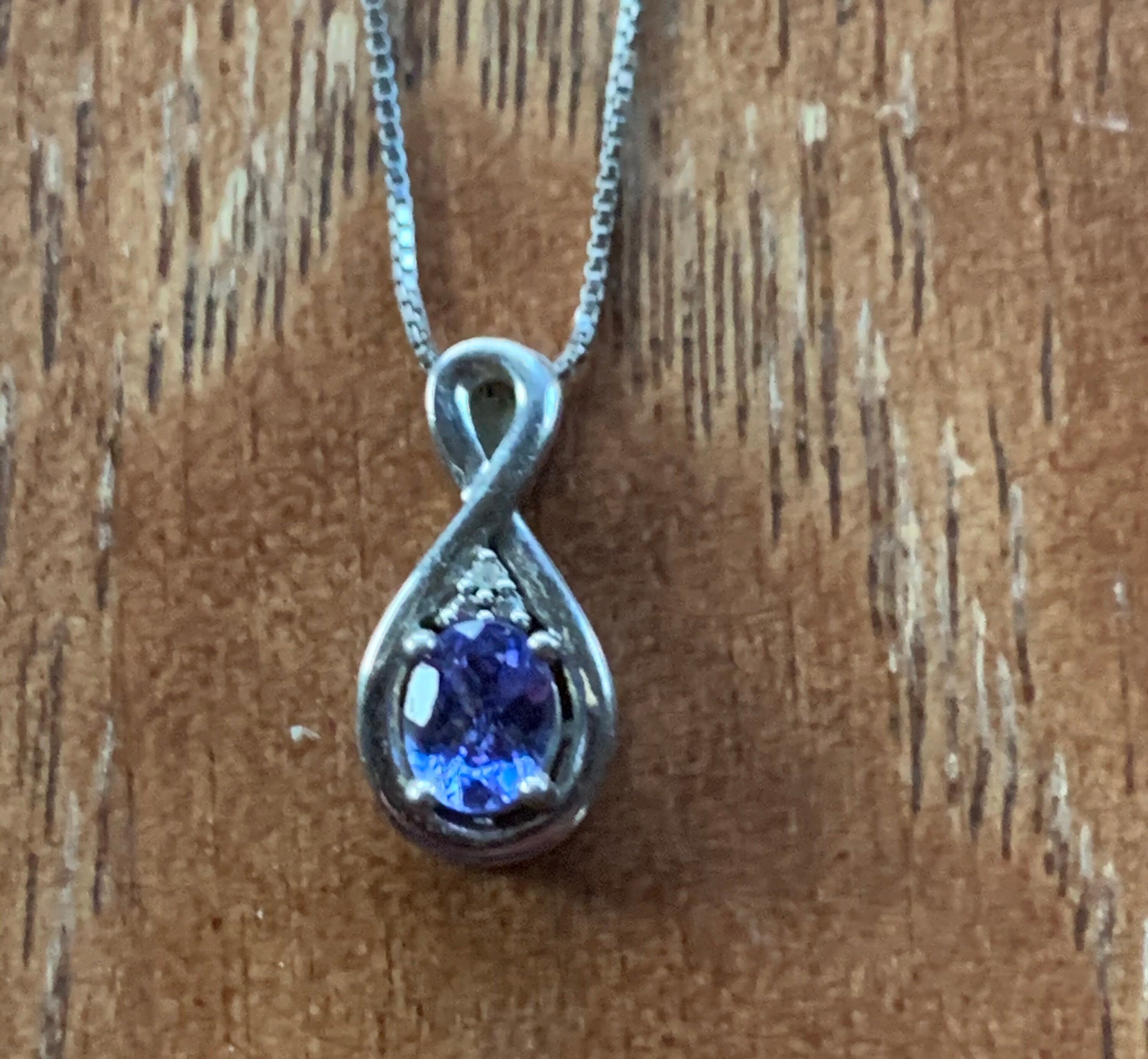 Beautiful Amethyst and Diamond Pendant 10k White Gold Box Chain Necklace