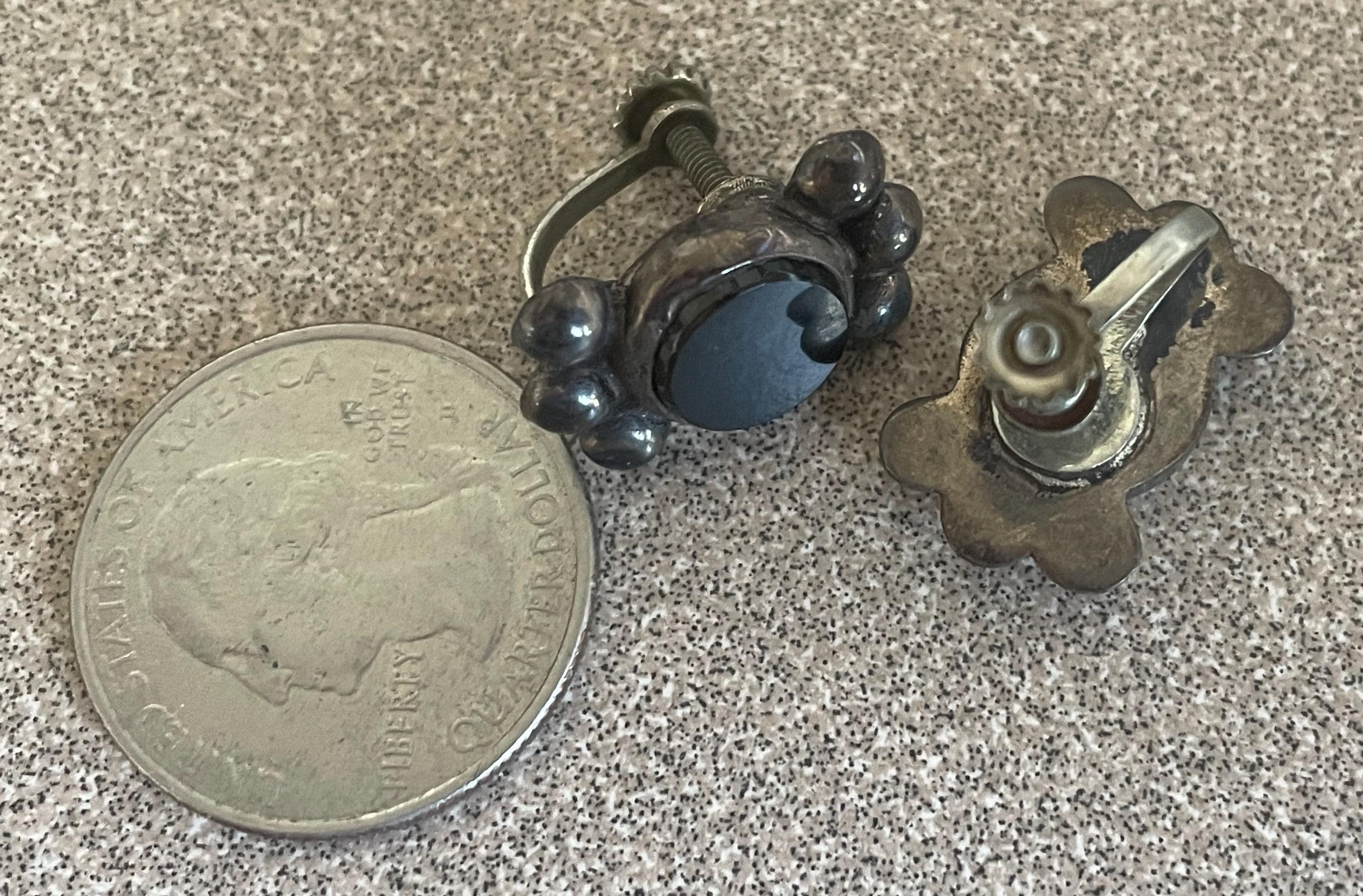 Vintage Taxco Mexico Sterling Silver Screw back Earrrings with Black Onyx