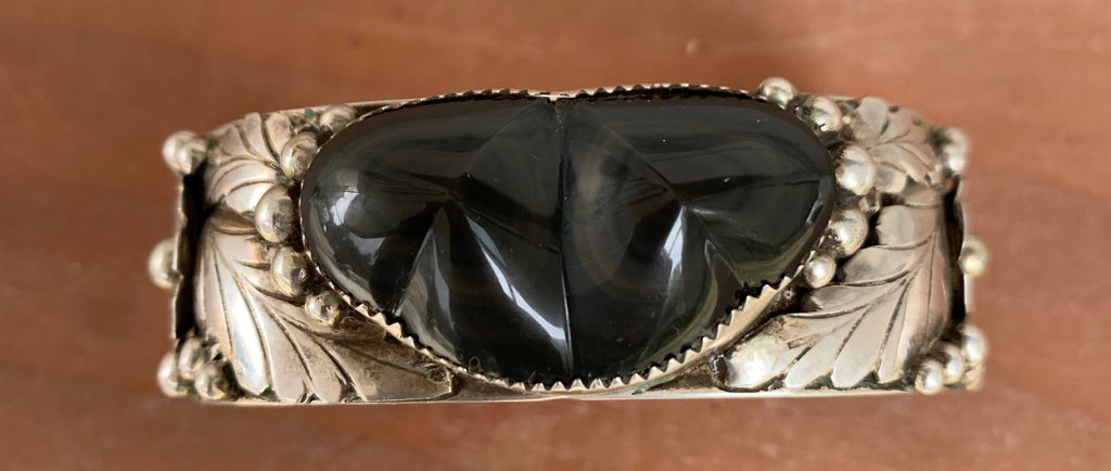 Large Sterling Silver Old Pawn Black Onyx Native American Bracelet Signed Laura Dabbs and Sons