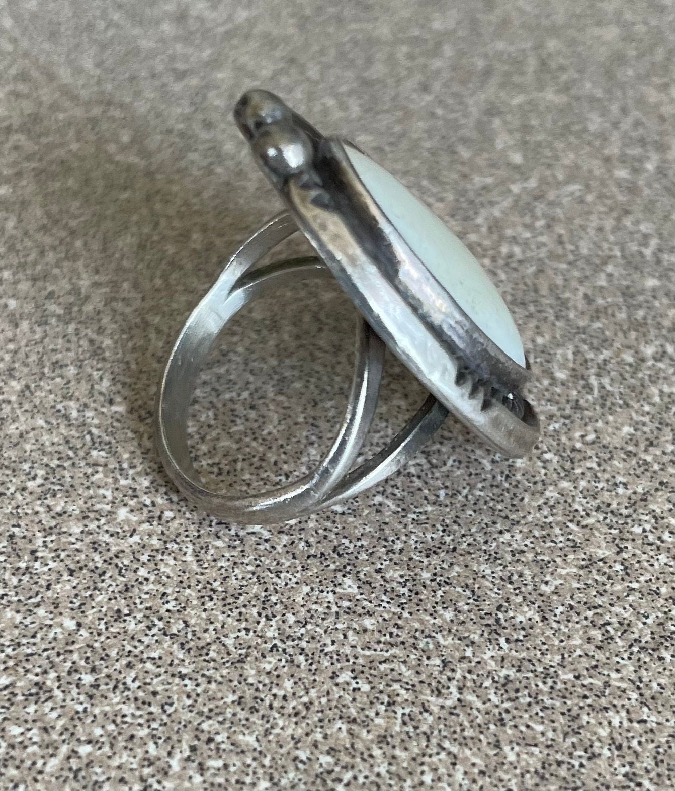 Vintage Native American White Mother Of Pearl Sterling Silver Ring Size 5 1/2