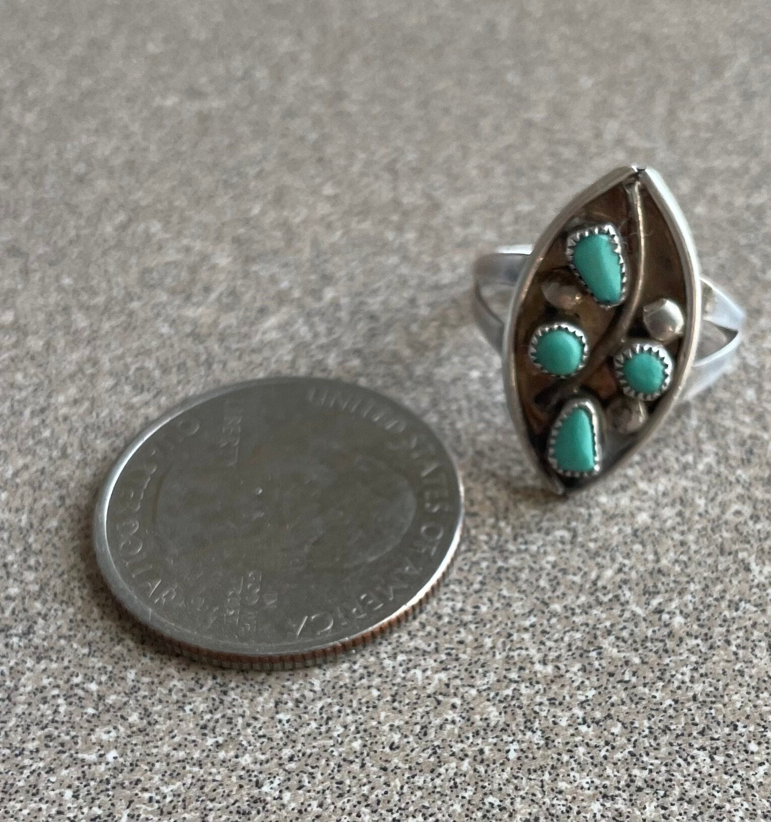 Beautiful Vintage Petite Native American Pawn Silver Turquoise Ring 6 1/2