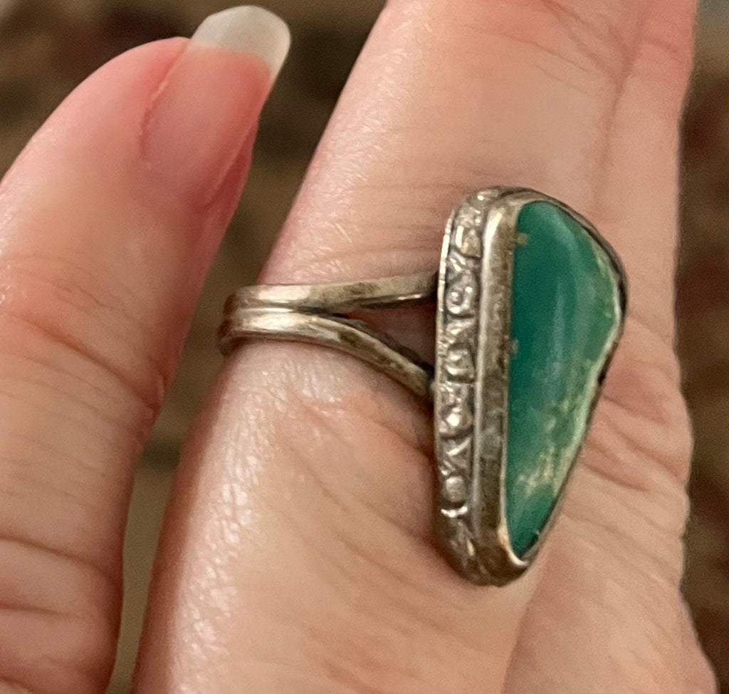 Beautiful Vintage Native American Pawn Silver Blue Green Turquoise Ring Size 7