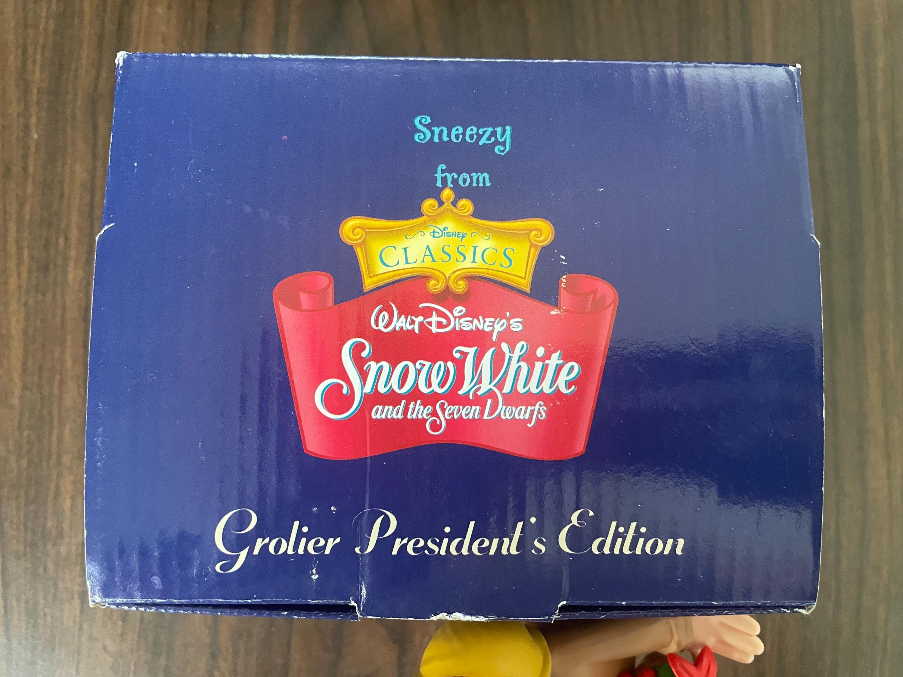 Walt Disney Snow White and The Seven Dwarfs Groiler Presidents Edition Christmas Ornament "Sneezy"