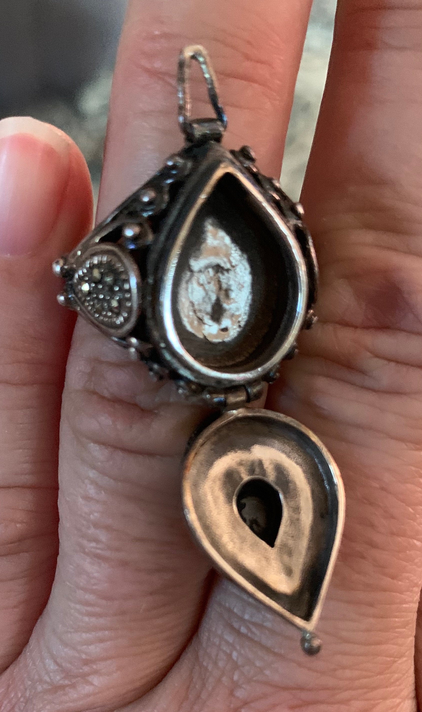 Beautiful Ladies Turkish Sterling Silver Black Onyx and Marcasite Poison Ring size 7