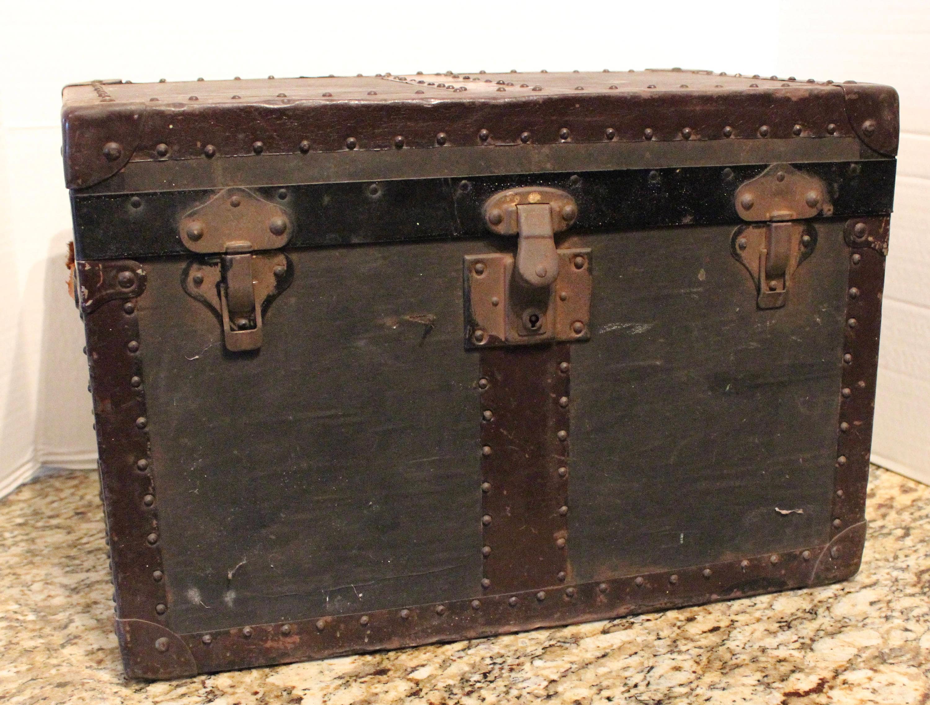 Antique Miniature Salesman Sample Steamer Trunk Doll Case