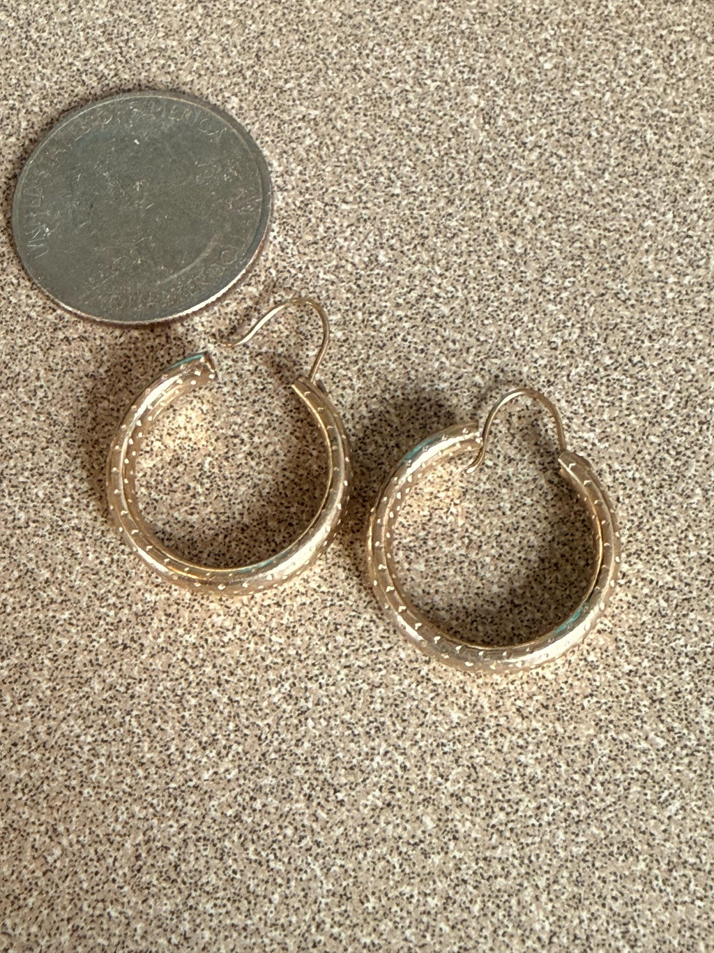 Beautiful Vintage 10k Gold Hoop Earrings Ladies Christmas Gift