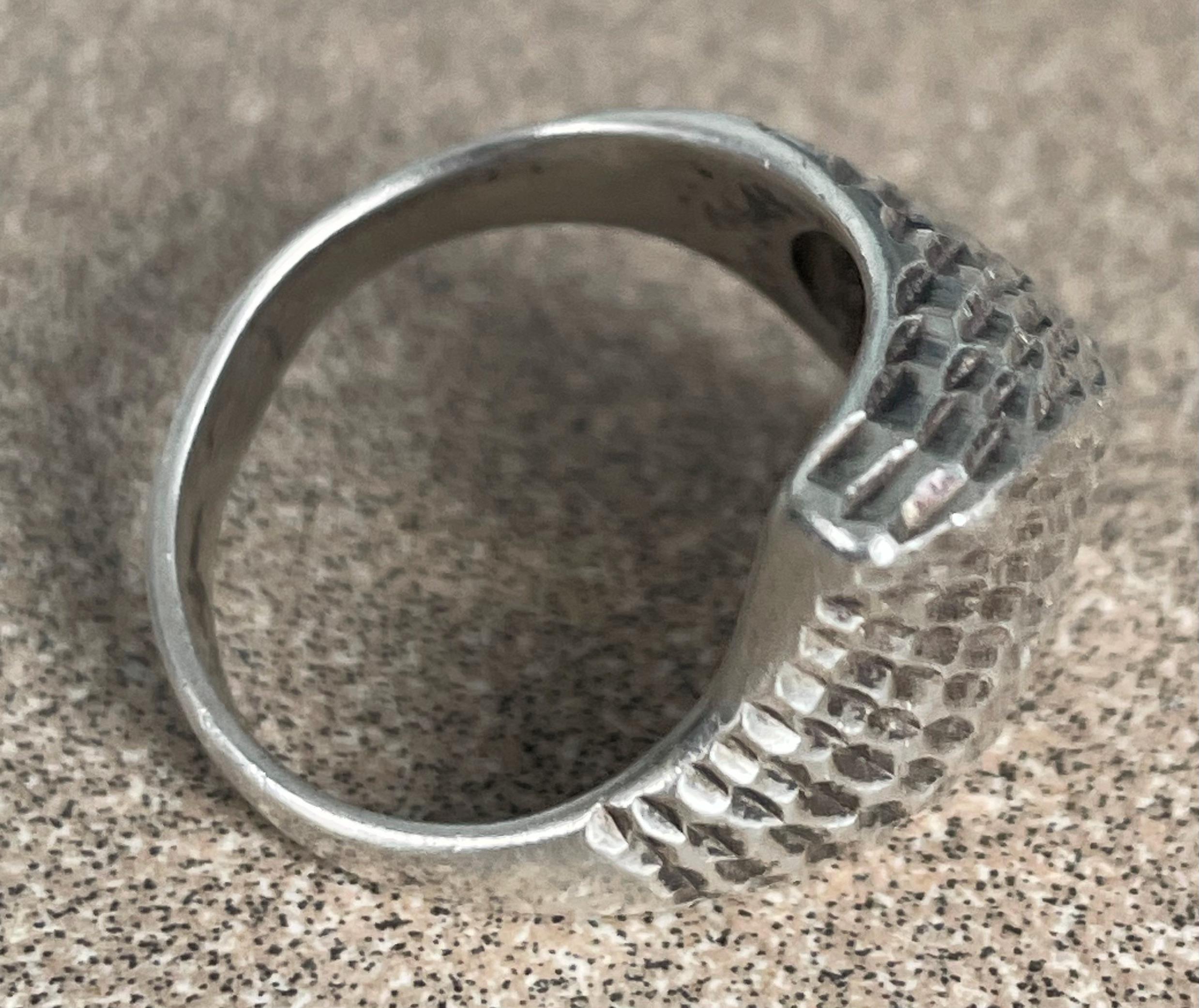 Unique Vintage Ladies Artist Signed Sterling Silver Modernist Ring Size 9
