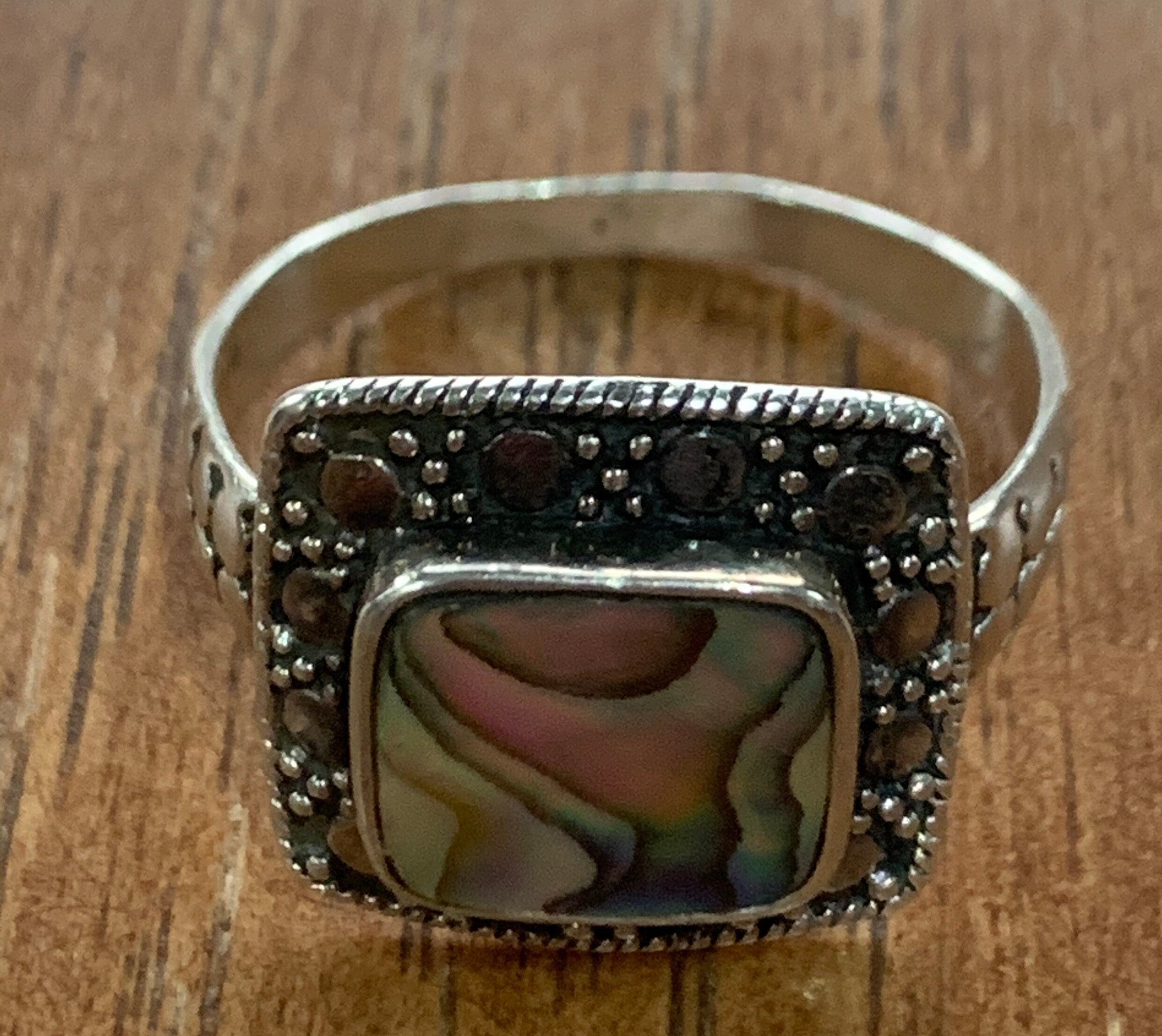 Beautiful Eye Catching Style Sterling Silver Abalone Ring Size 11