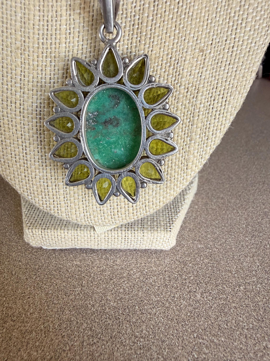 Beautiful Vintage Sterling Silver Green Turquoise and Peridot Flower Pendant Necklace