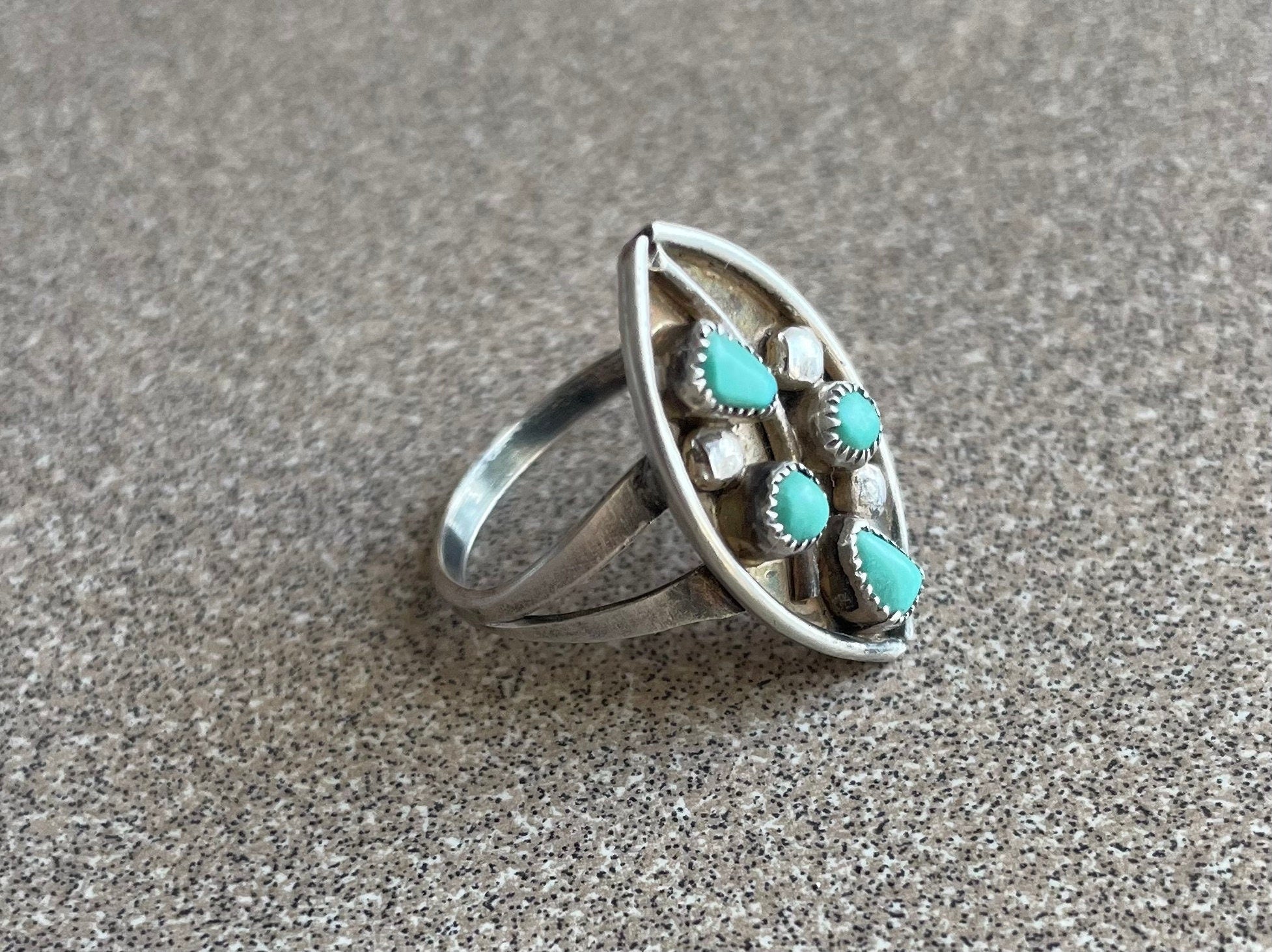 Beautiful Vintage Petite Native American Pawn Silver Turquoise Ring 6 1/2