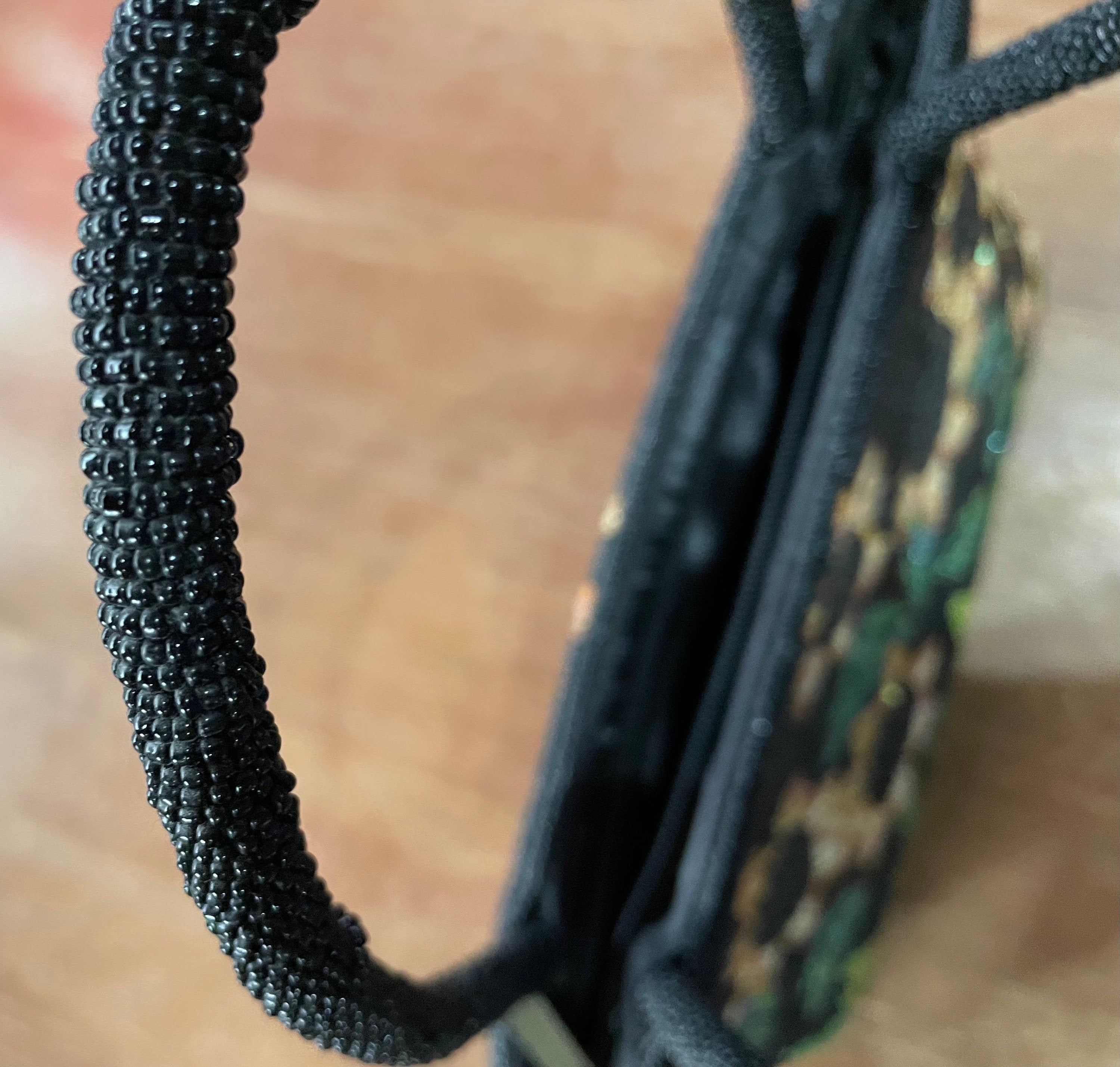 Beautiful Vintage Beaded Purse with Daisy Pattern