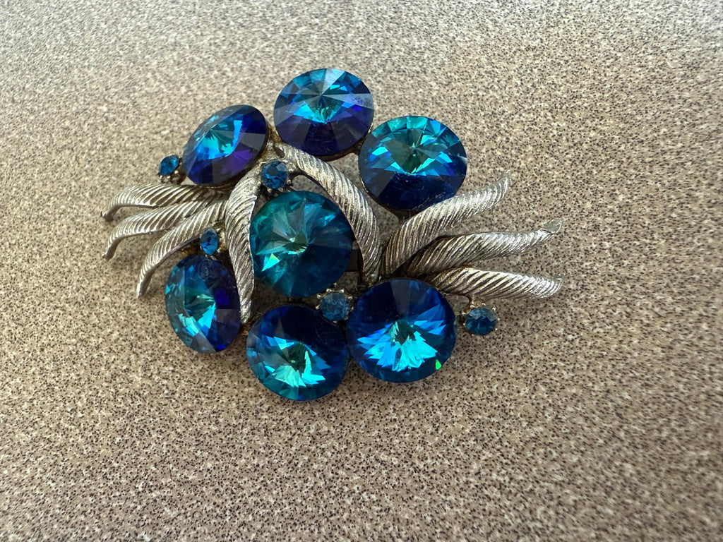 Beautiful Vintage Rhinestone Brooch Pin Peacock Blue Rivoli Design